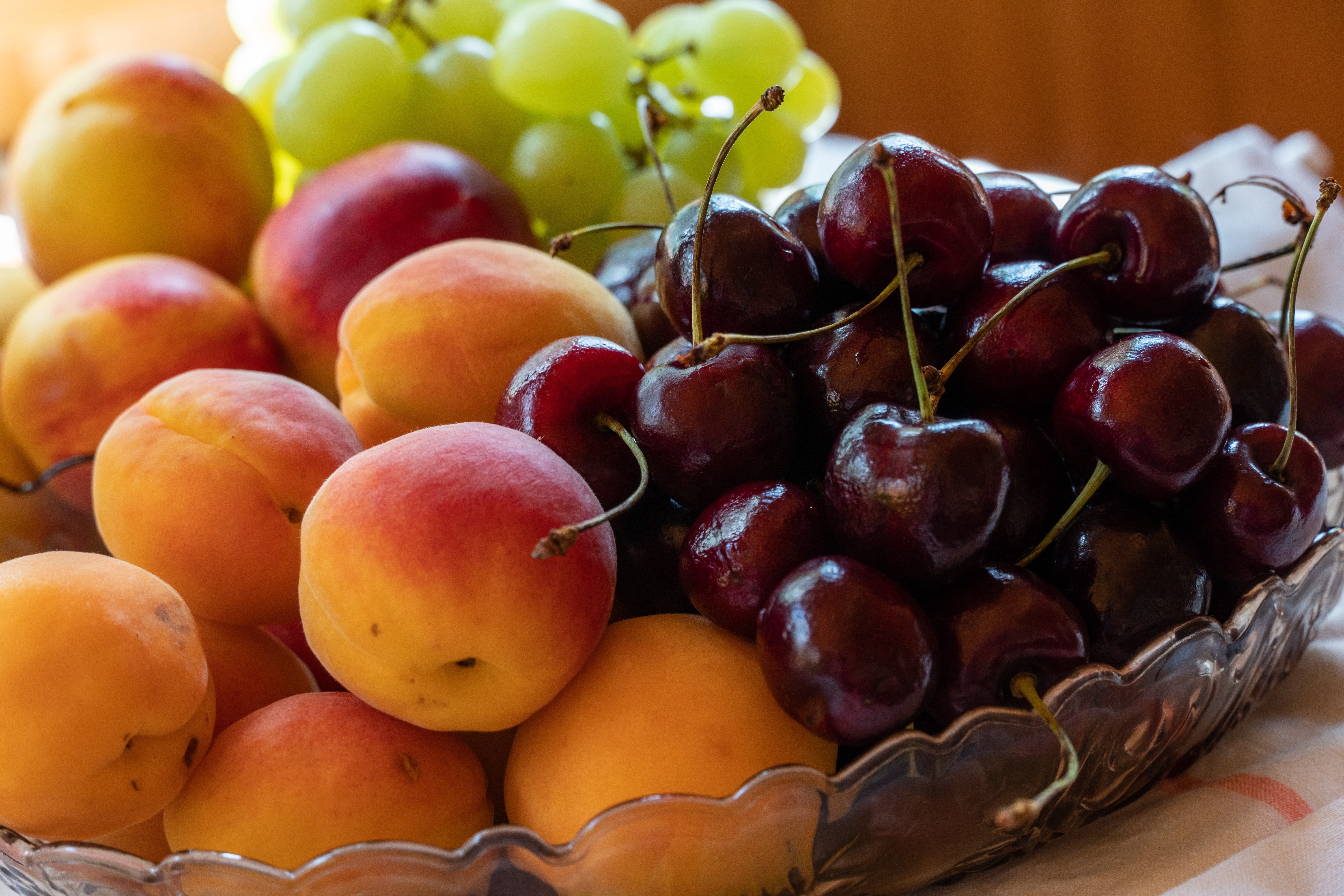 Descarga gratis la imagen Frutas, Cereza, Fruta, Albaricoque, Alimento, Uva en el escritorio de tu PC