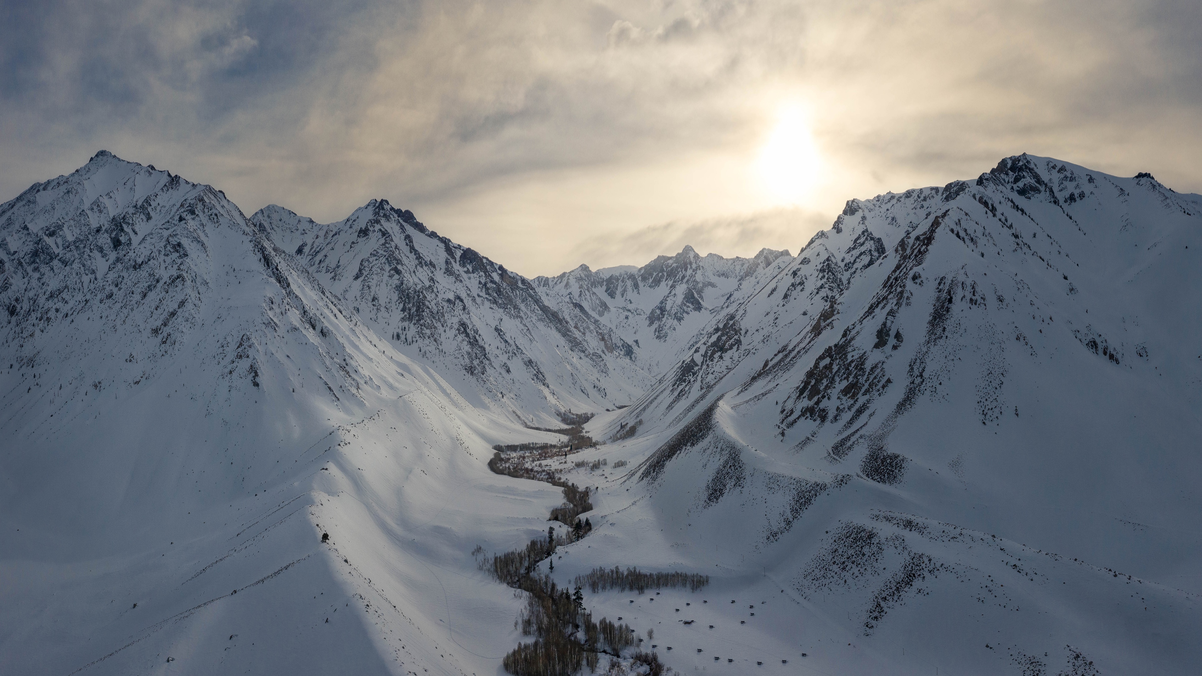 PCデスクトップに冬, 自然, 雪, 山, 地球, 谷画像を無料でダウンロード