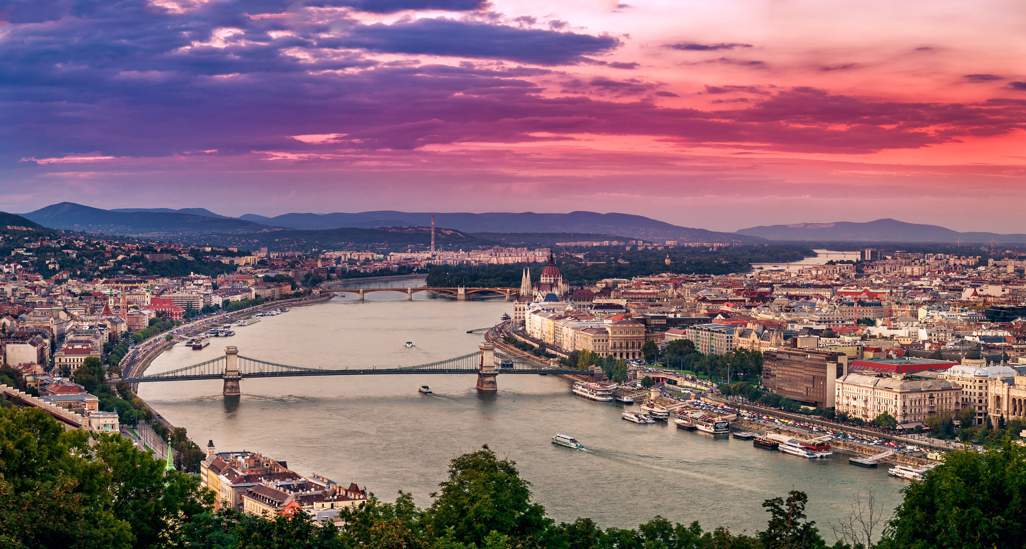 376534 скачать картинку будапешт, сделано человеком, мост, цепной мост, город, городской пейзаж, венгрия, небо, города - обои и заставки бесплатно