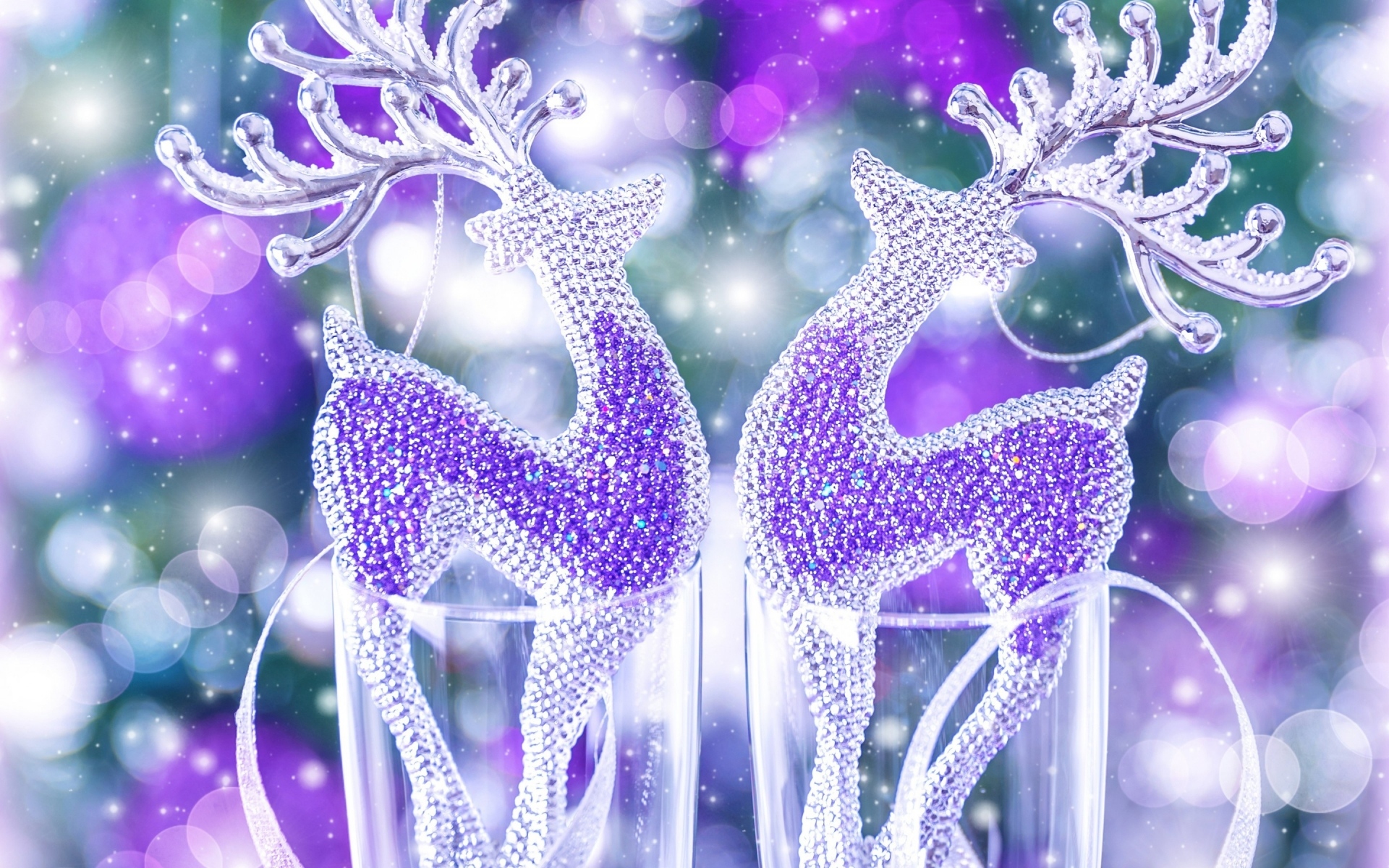 Download mobile wallpaper Christmas, Holiday, Decoration, Crystal, Reindeer for free.