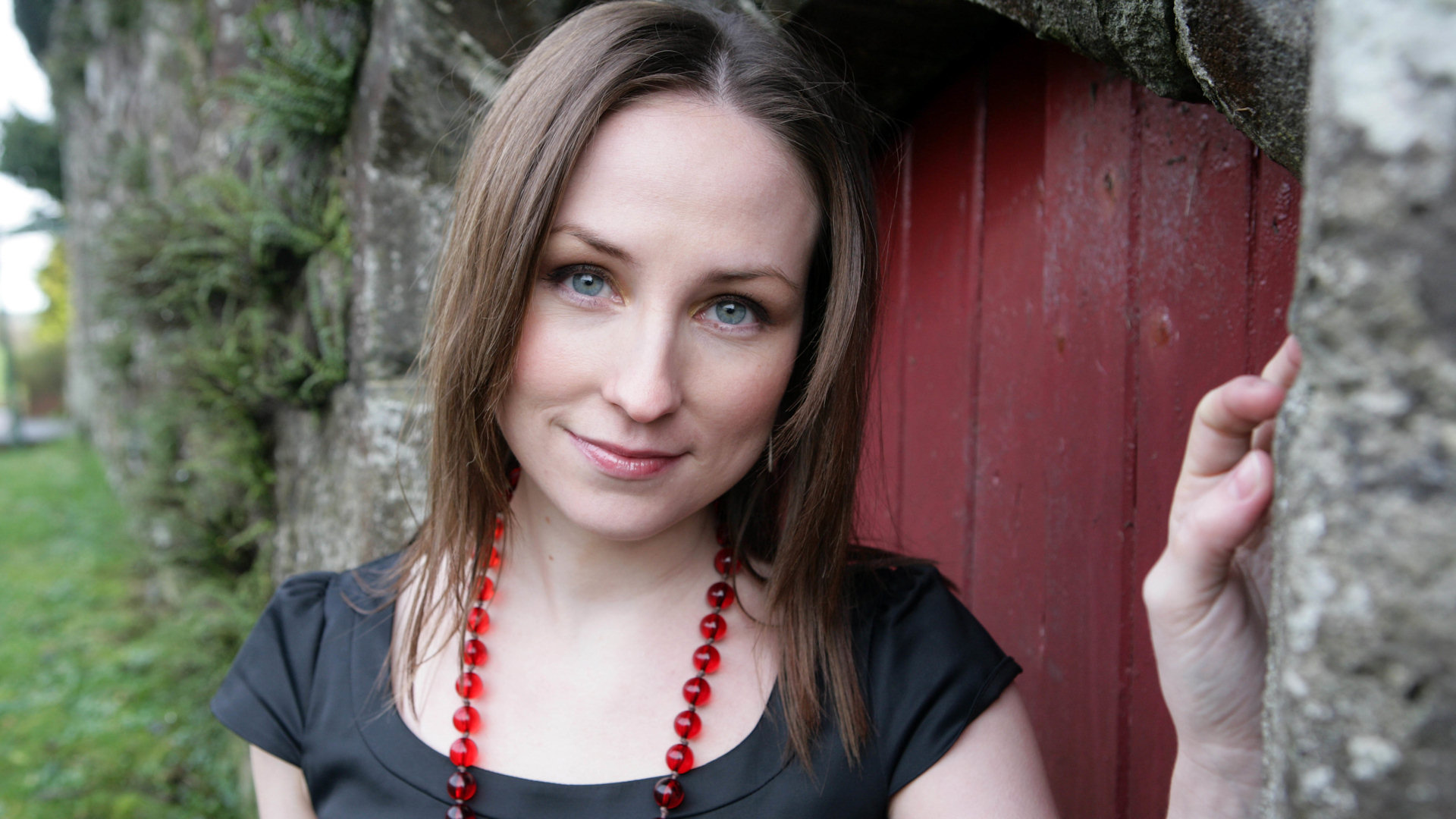 Download mobile wallpaper Music, Julie Fowlis for free.