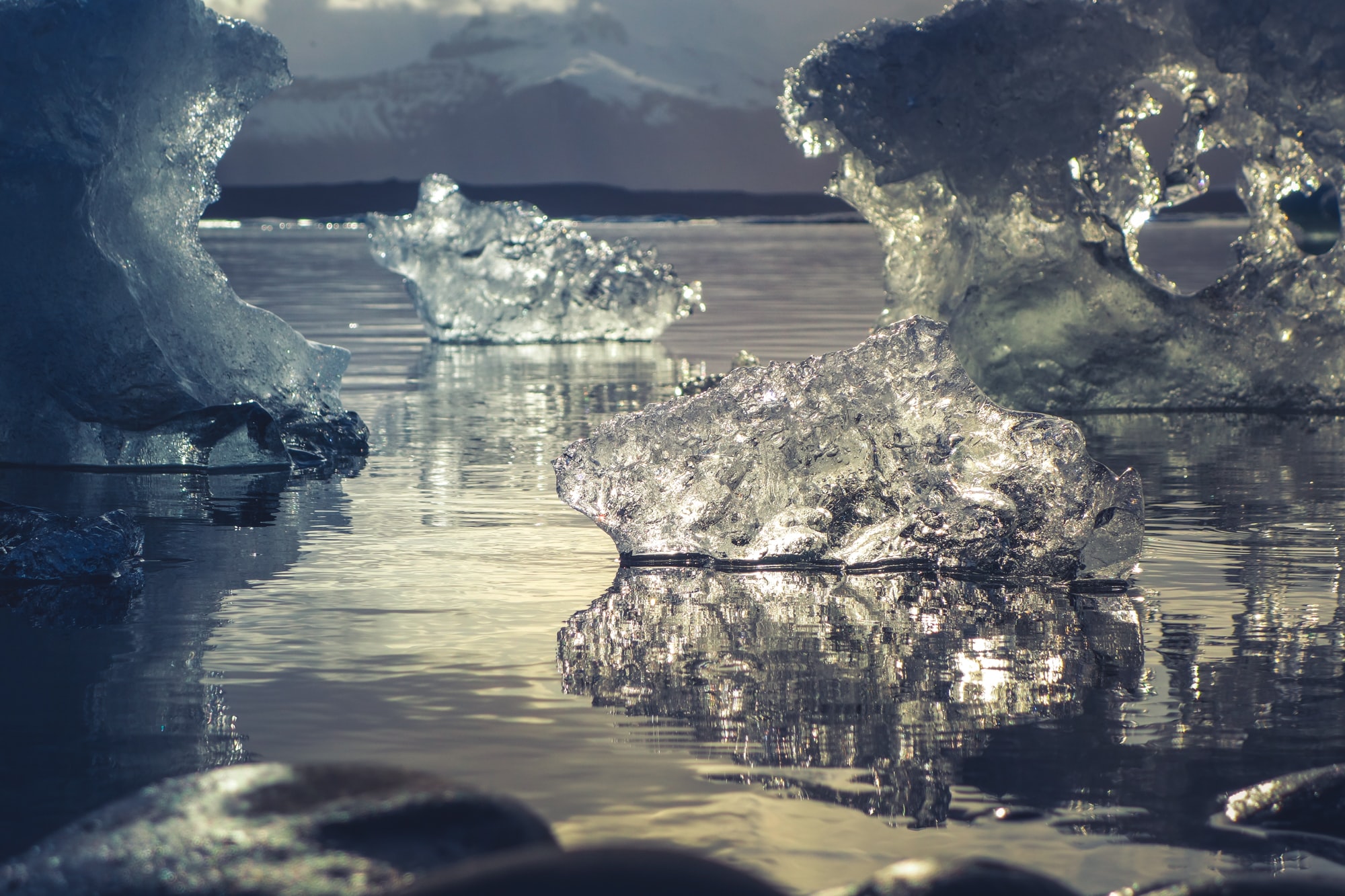 Скачать картинку Природа, Исландия, Айсберг, Лёд, Земля/природа в телефон бесплатно.