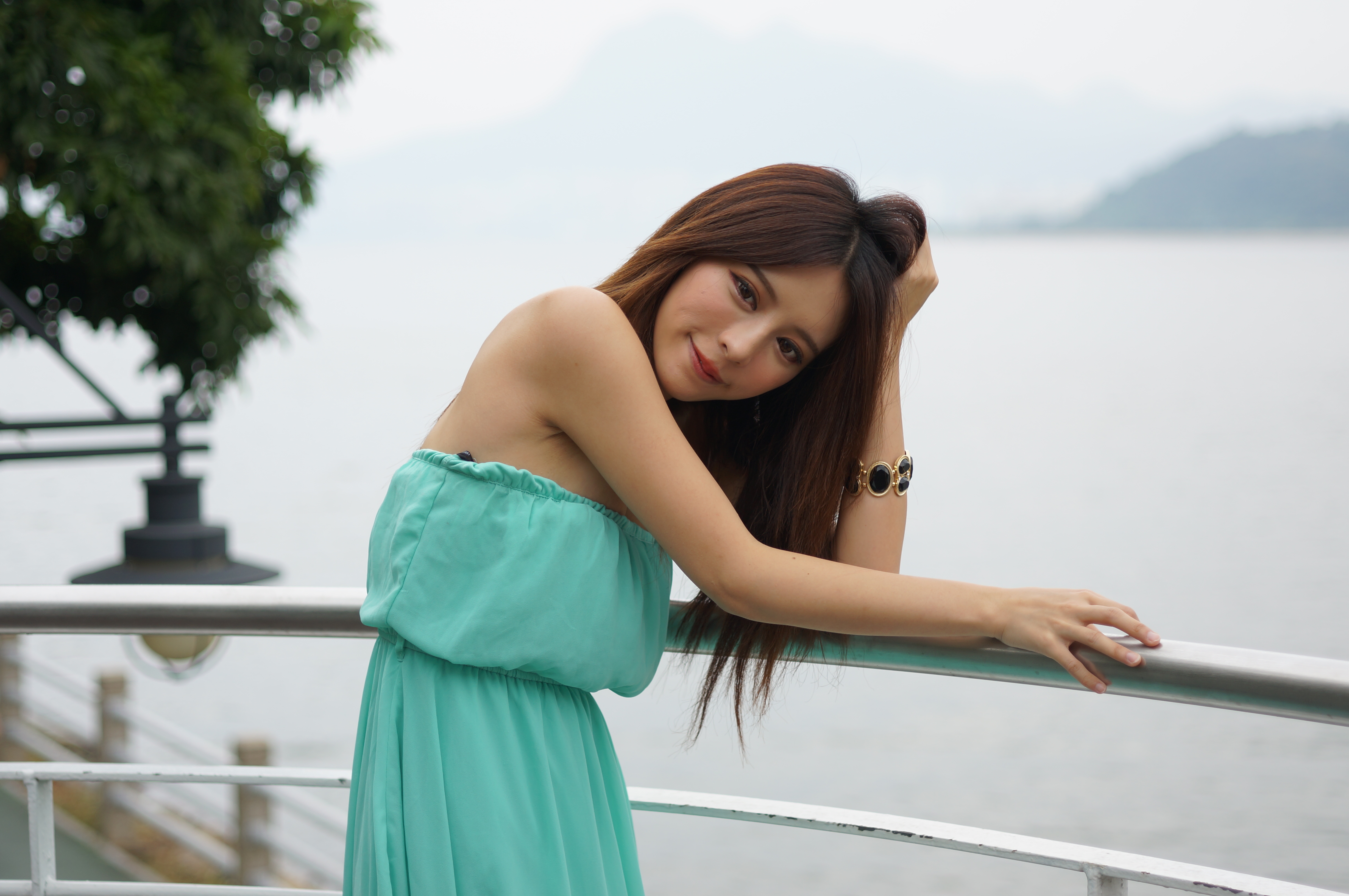 Free download wallpaper Smile, Portrait, Bay, Hong Kong, Dress, Model, Women, Bracelet, Asian, Taiwanese, Julie Chang, Zhang Qi Jun on your PC desktop