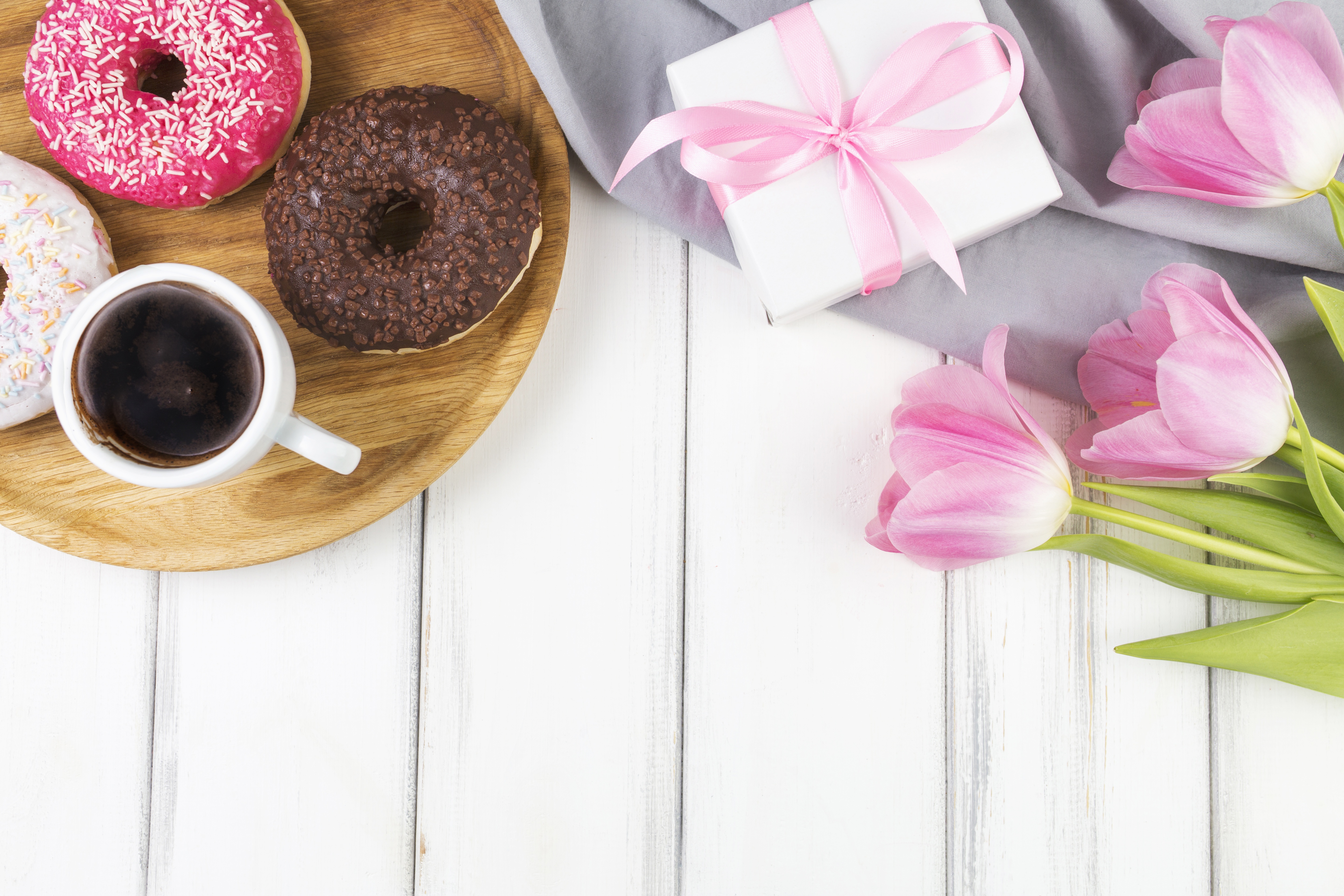 Free download wallpaper Coffee, Still Life, Flower, Gift, Tulip, Photography, Doughnut on your PC desktop