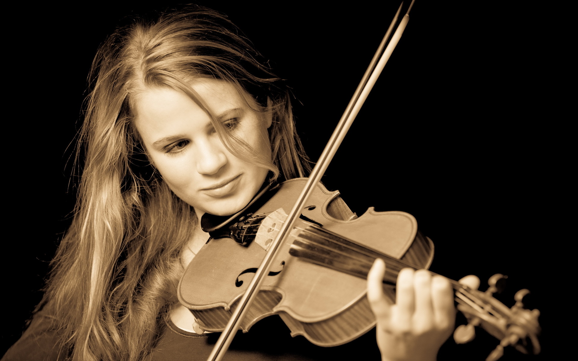 Free download wallpaper Music, Style, Musician, Mood, Model, Violin on your PC desktop