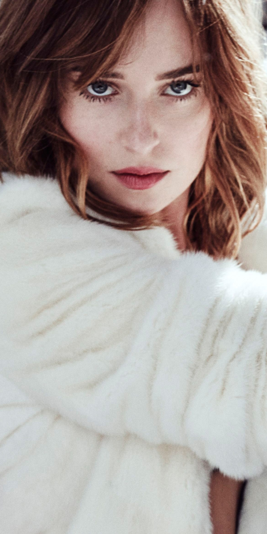 Download mobile wallpaper Celebrity, Actress, Dakota Johnson for free.