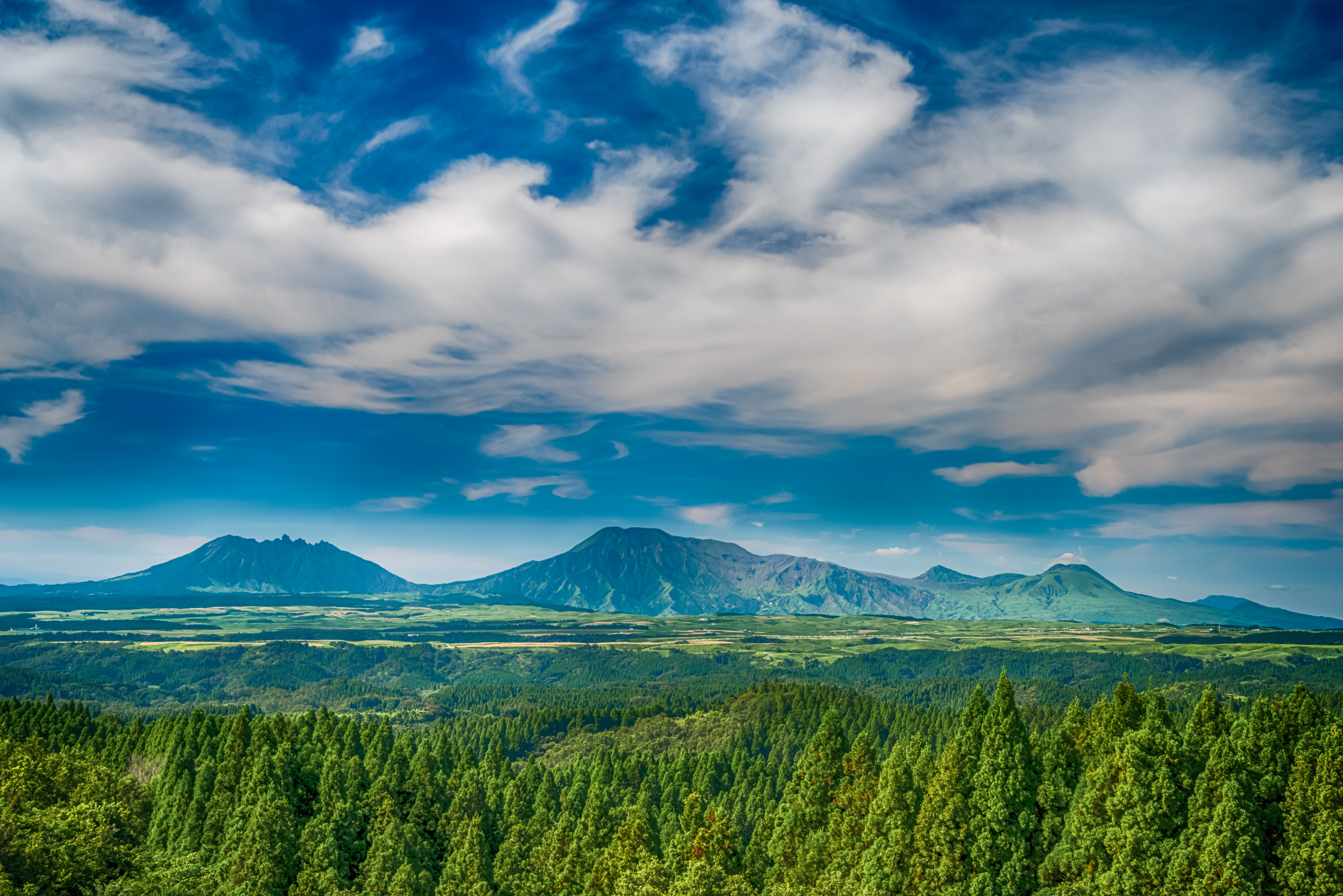 Free download wallpaper Landscape, Nature, Sky, Mountain, Forest, Earth, Panorama, Cloud on your PC desktop