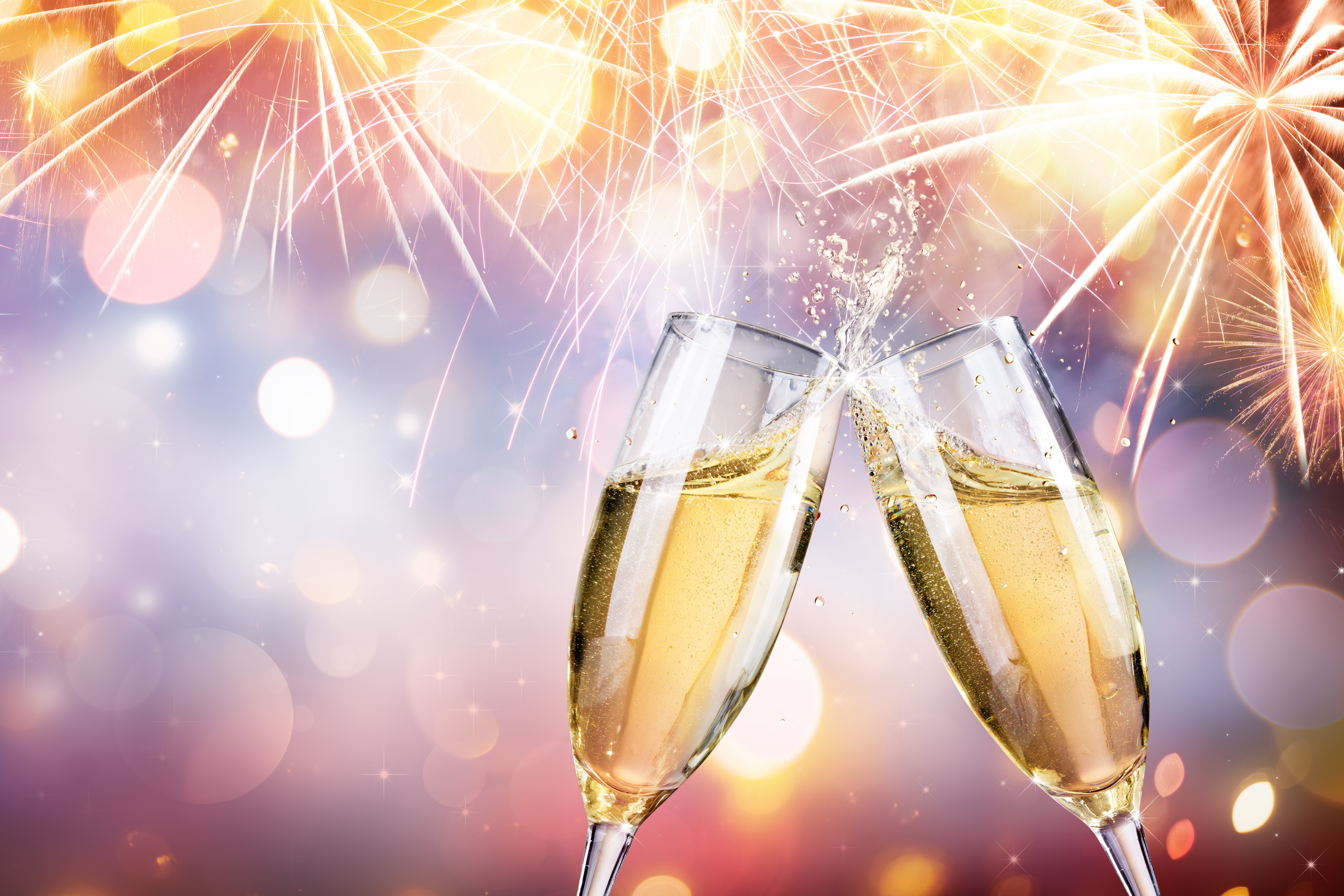 869848 descargar imagen celebracion, día festivo, año nuevo, alcohol, bokeh, champán, bebida, fuegos artificiales, vidrio: fondos de pantalla y protectores de pantalla gratis