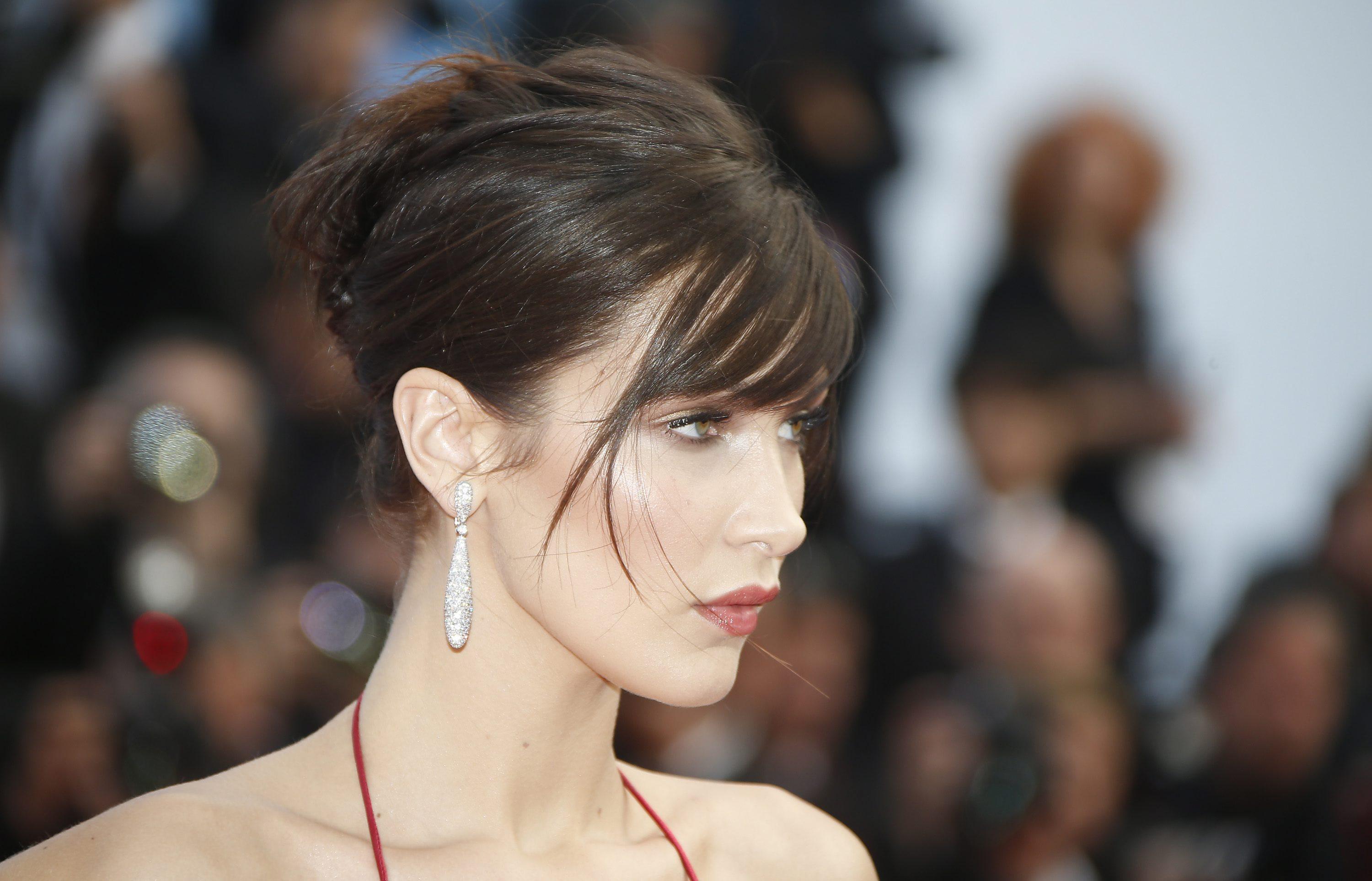 Download mobile wallpaper Earrings, Celebrity, Bella Hadid for free.