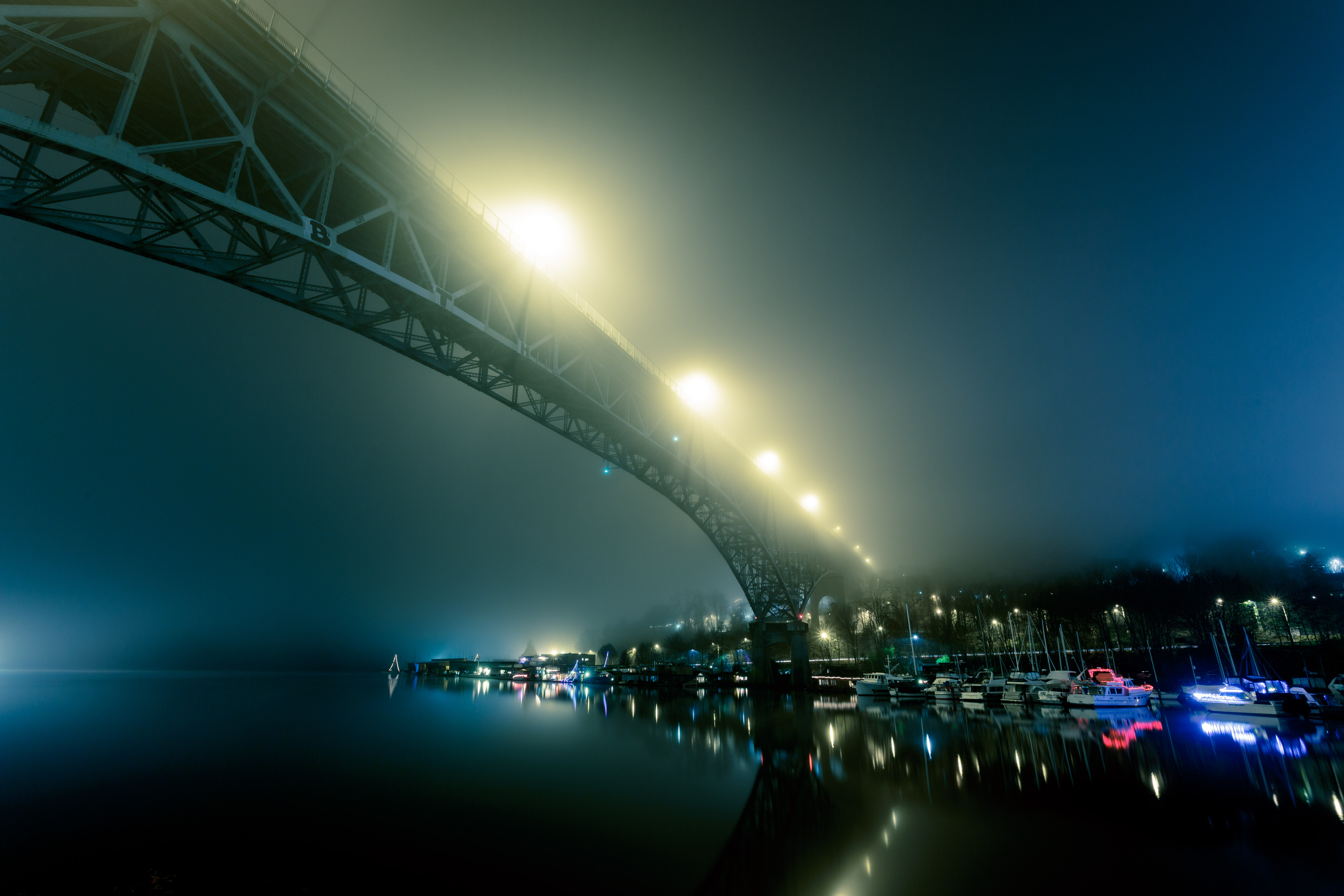 Laden Sie das Nebel, Nächtliche Stadt, Städte, Night City, Brücke, Hafen-Bild kostenlos auf Ihren PC-Desktop herunter