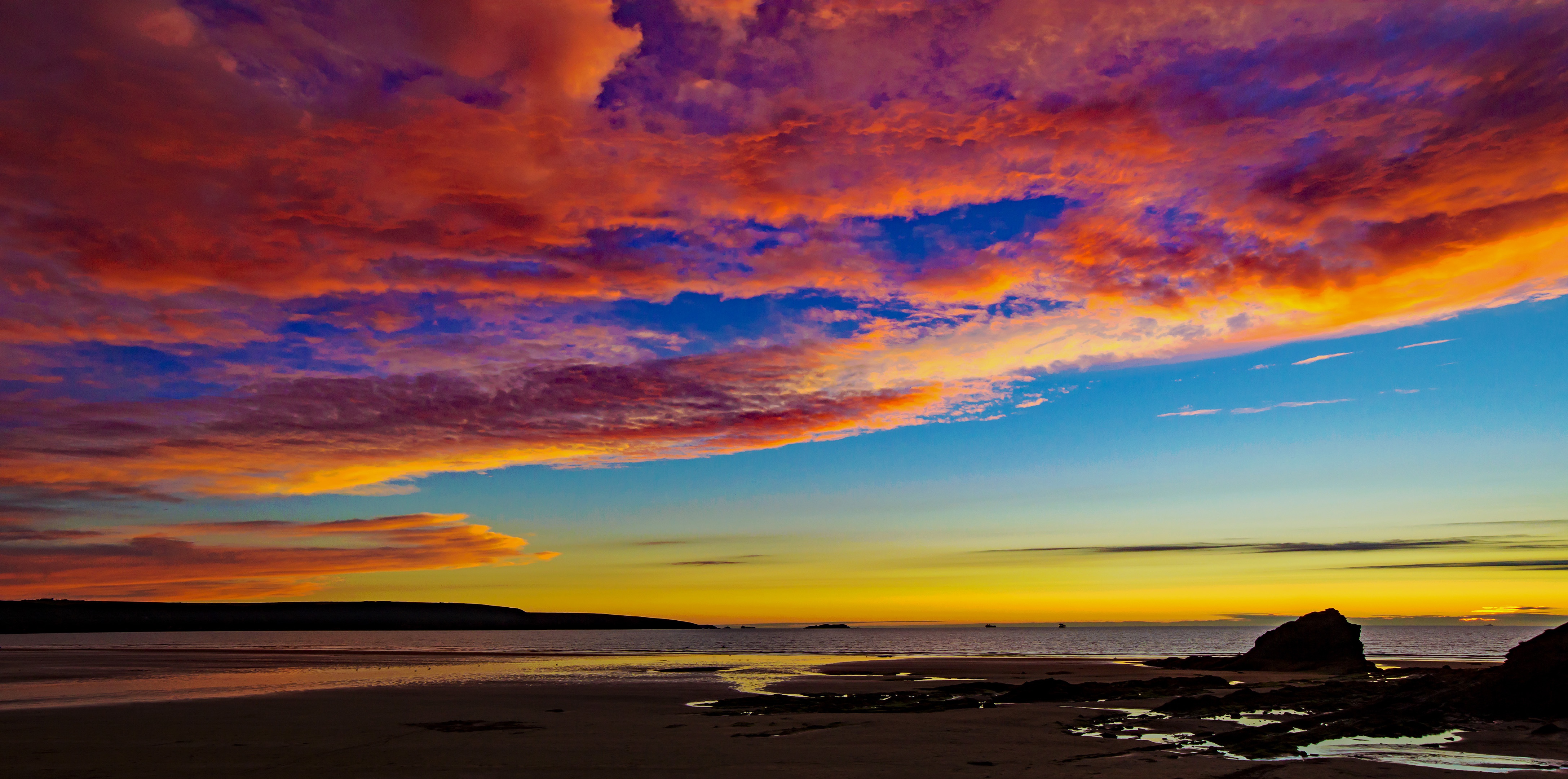 Download mobile wallpaper Nature, Sunset, Sky, Beach, Horizon, Ocean, Earth, Cloud for free.