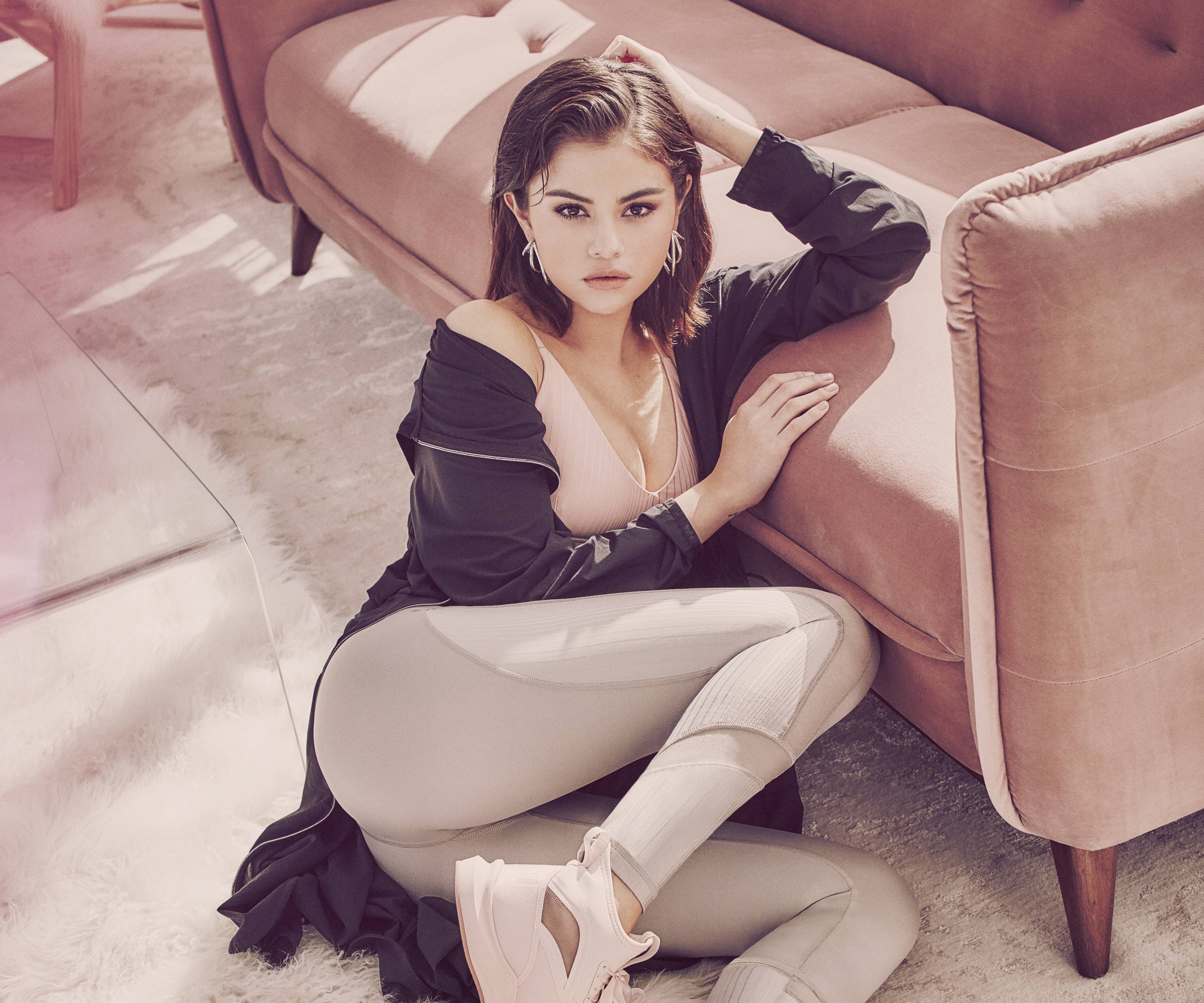 Download mobile wallpaper Music, Selena Gomez, Singer, Brunette, Brown Eyes, Actress for free.