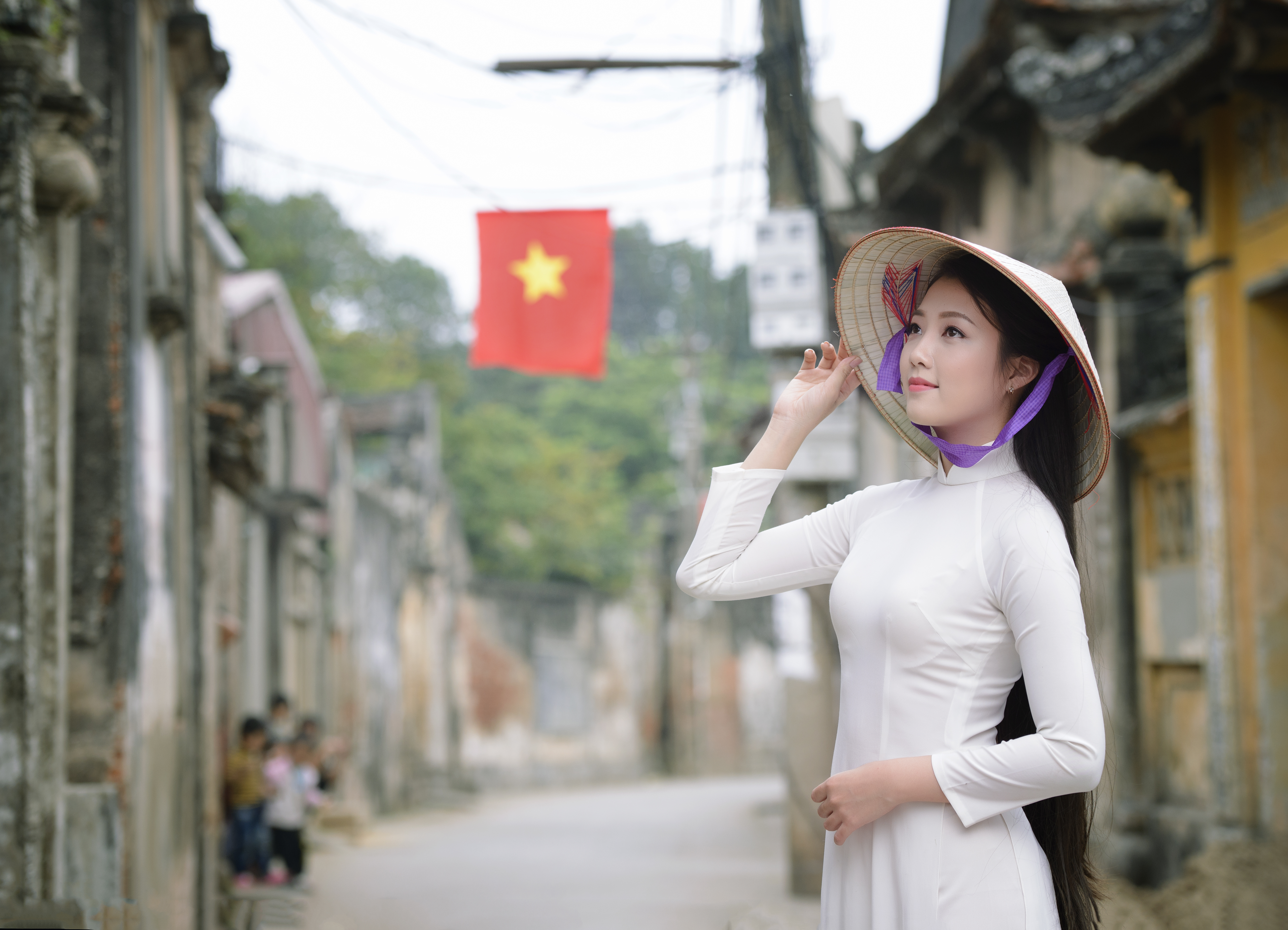 women, asian, ao dai, asian conical hat, model, vietnamese cellphone