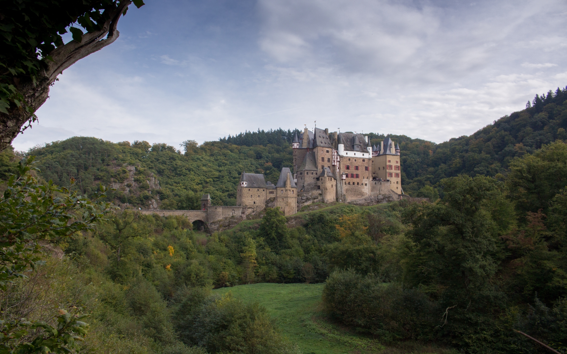 Laden Sie das Schlösser, Burg Eltz, Menschengemacht-Bild kostenlos auf Ihren PC-Desktop herunter