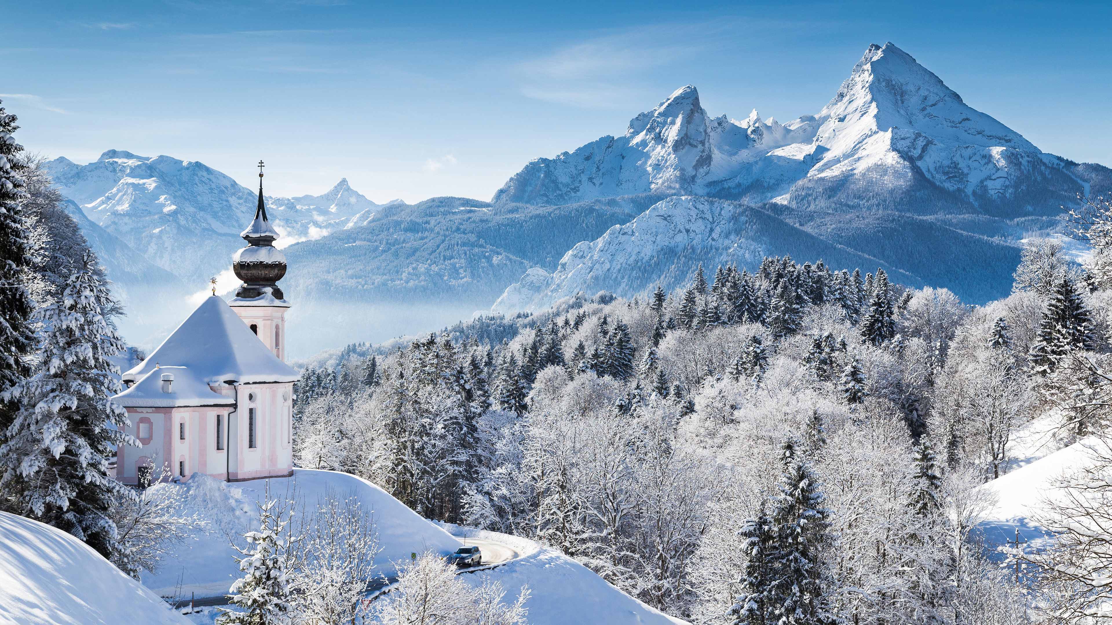 Handy-Wallpaper Winter, Schnee, Baum, Gebirge, Kirche, Kirchen, Religiös kostenlos herunterladen.