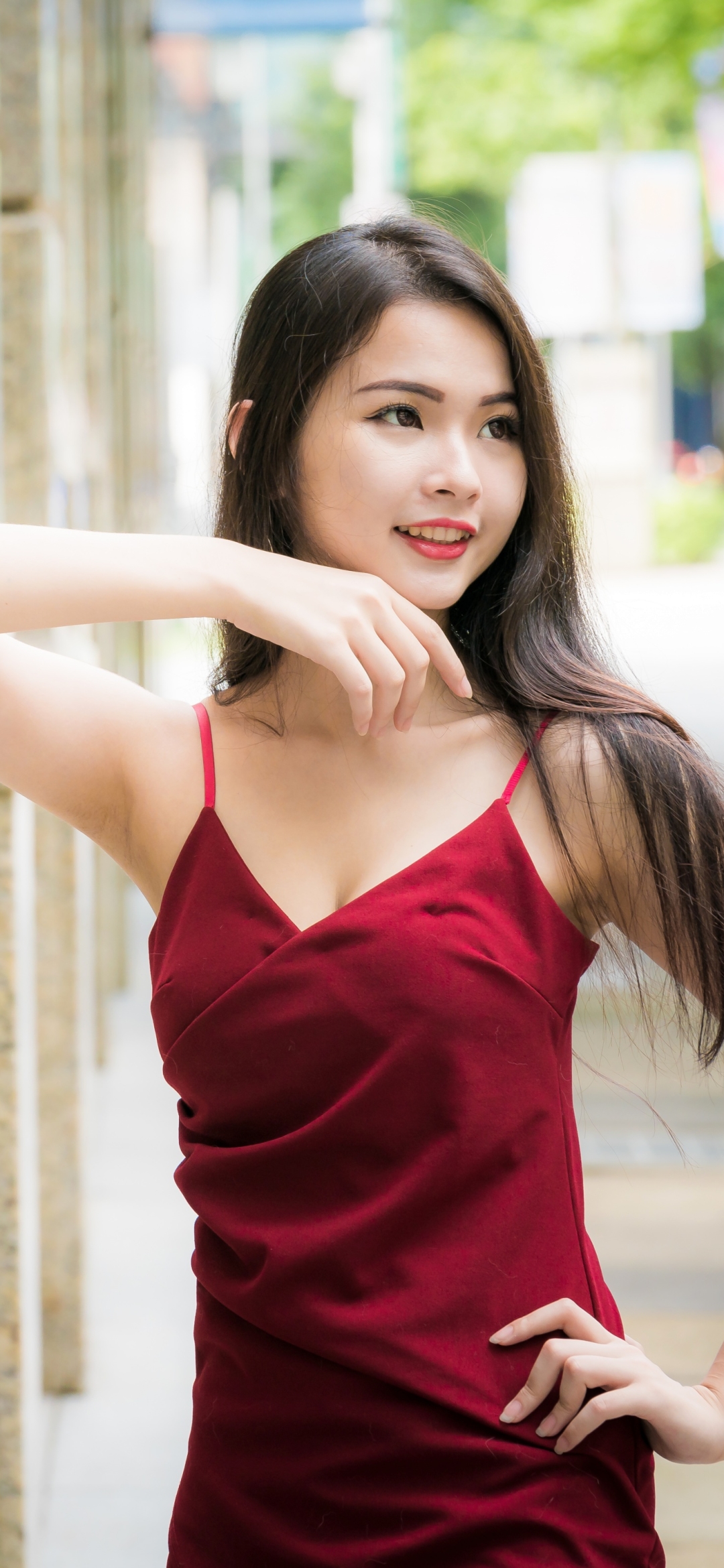 無料モバイル壁紙ブルネット, モデル, 女性, 長い髪, アジア人, 赤いドレスをダウンロードします。
