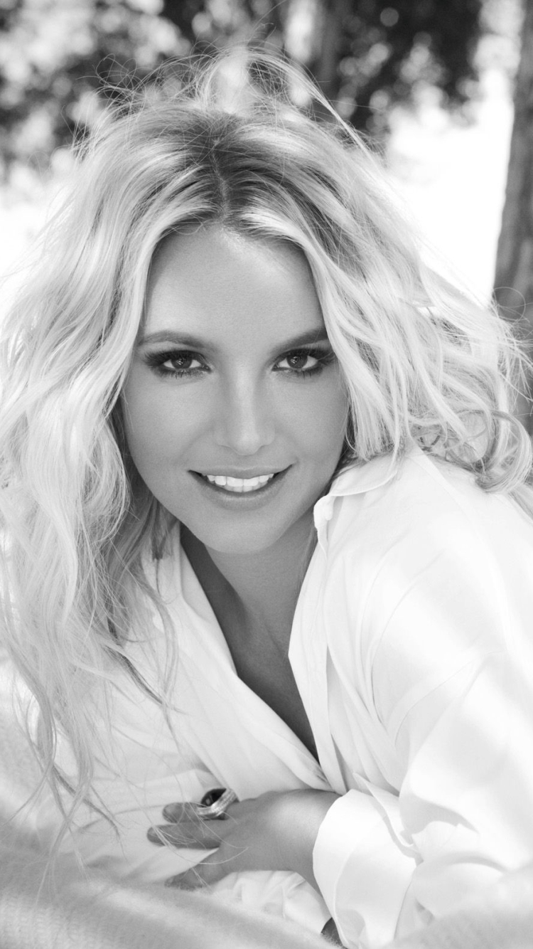Download mobile wallpaper Music, Britney Spears, Smile, Singer, Blonde, American, Black & White for free.