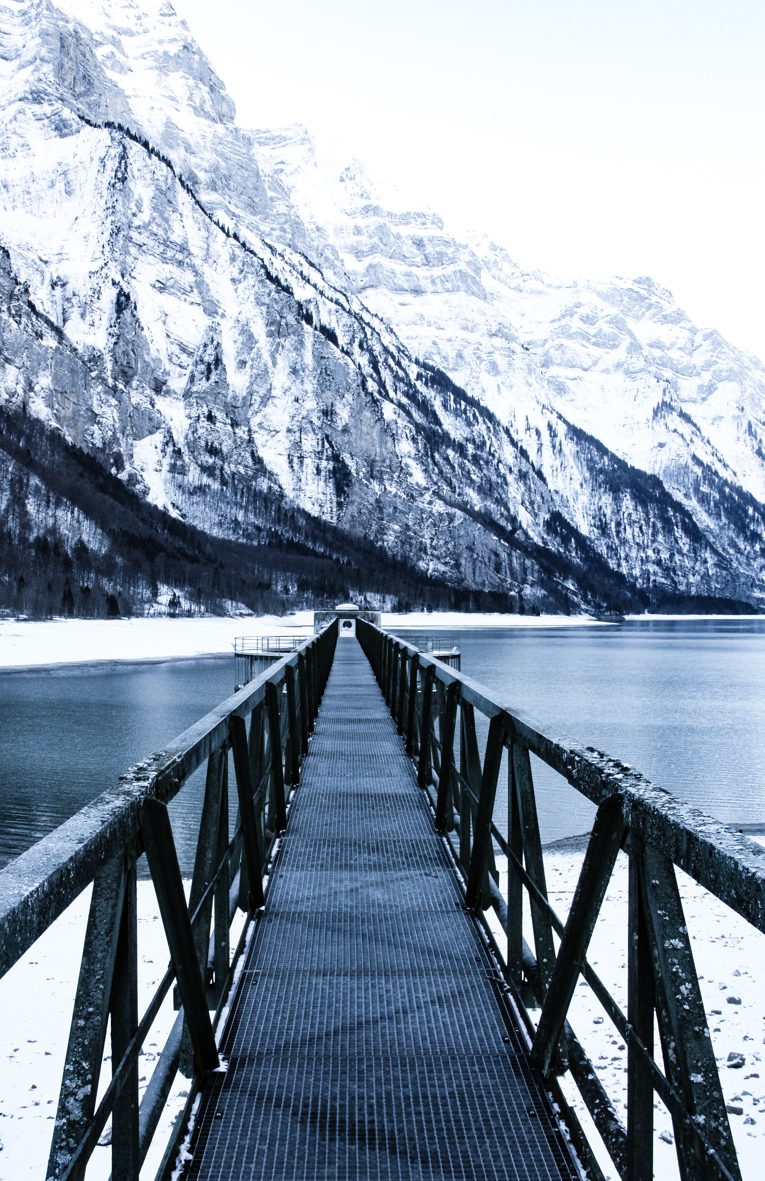 Descarga gratis la imagen Naturaleza, Montañas, Lago, Nieve, Muelle, Puente en el escritorio de tu PC