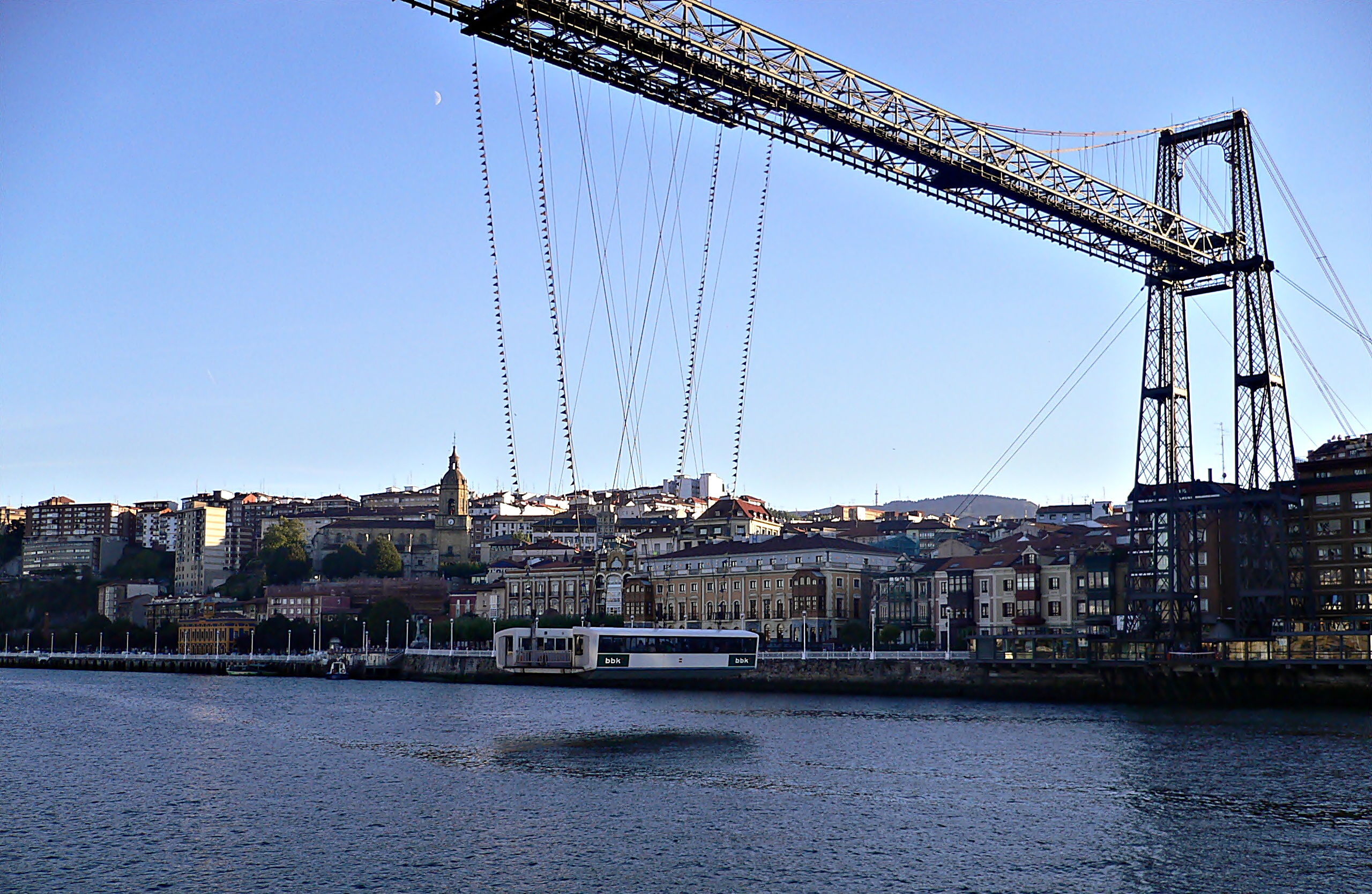 Скачать обои Puente De Vizcaya на телефон бесплатно