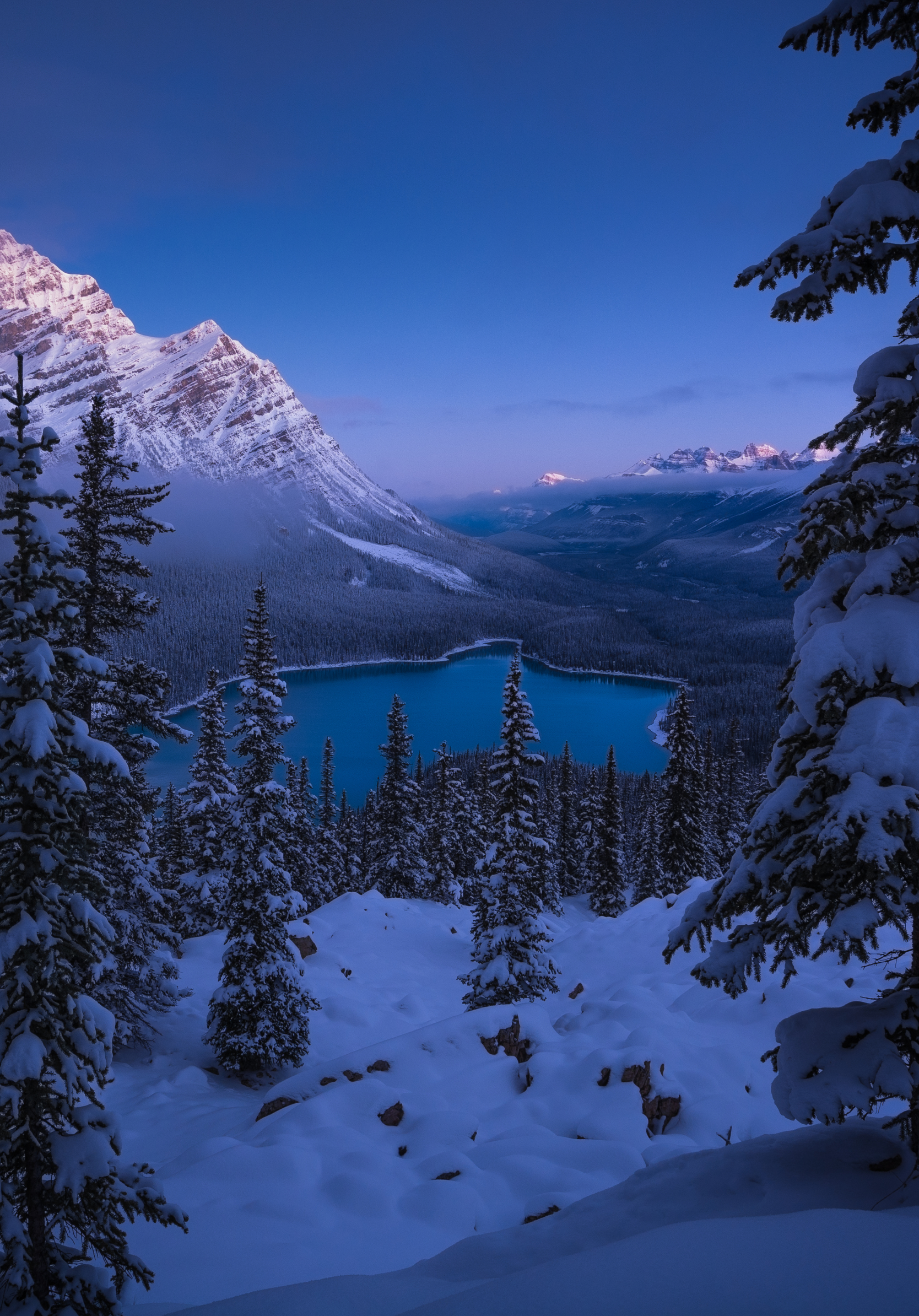 Handy-Wallpaper Landschaft, Winter, Schnee, Berg, See, Gebirge, Banff Nationalpark, Erde/natur kostenlos herunterladen.