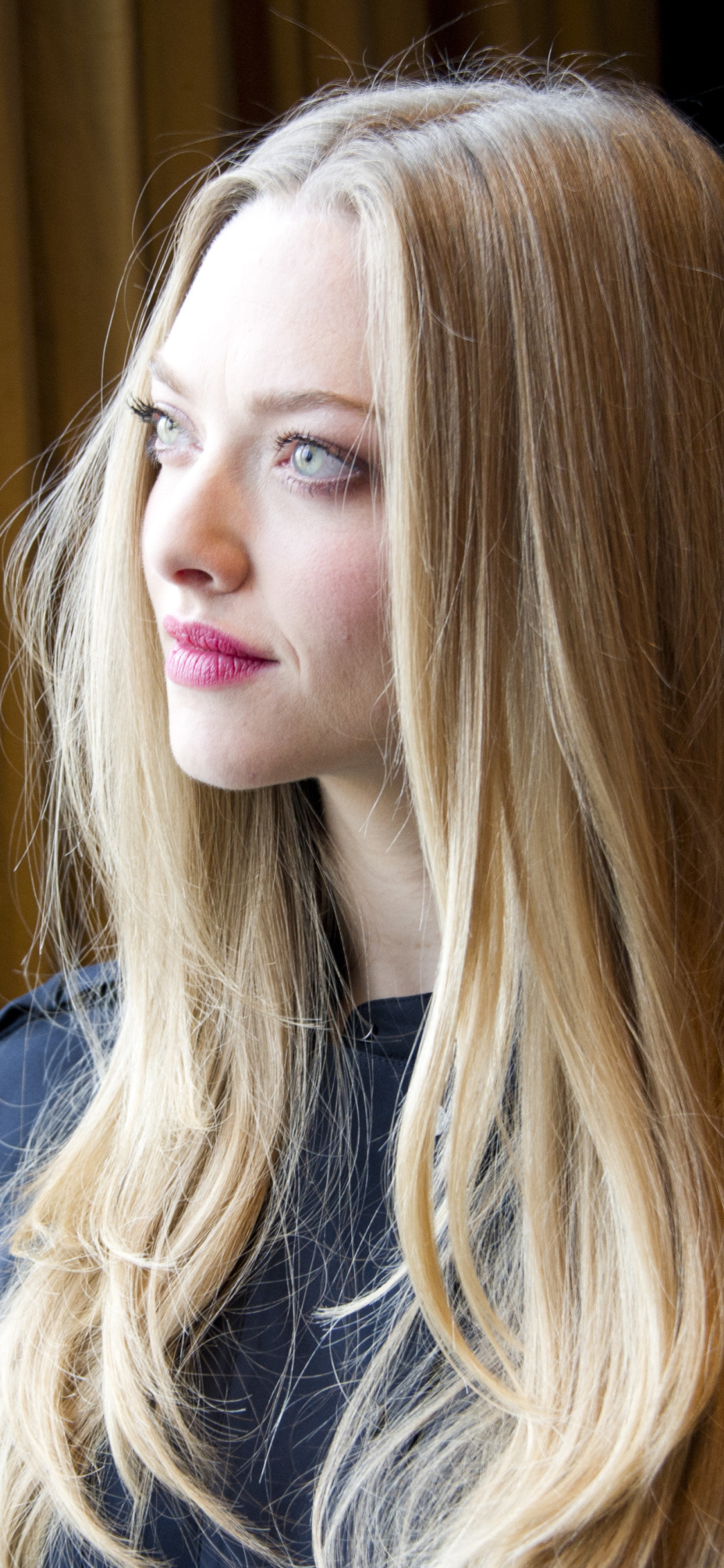 Download mobile wallpaper Celebrity, Amanda Seyfried for free.