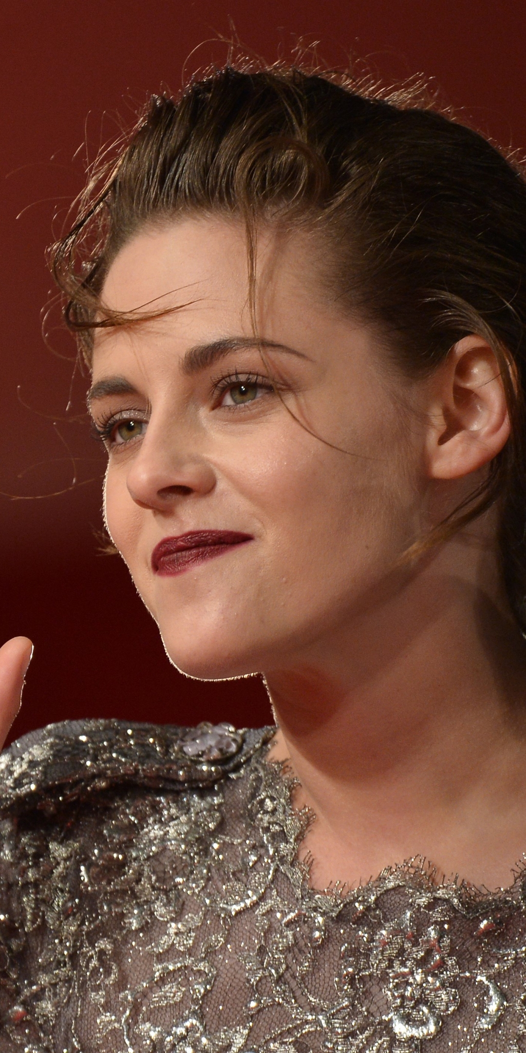 Handy-Wallpaper Kristen Stewart, Brünette, Amerikanisch, Berühmtheiten, Kurzes Haar, Darstellerin, Lippenstift kostenlos herunterladen.