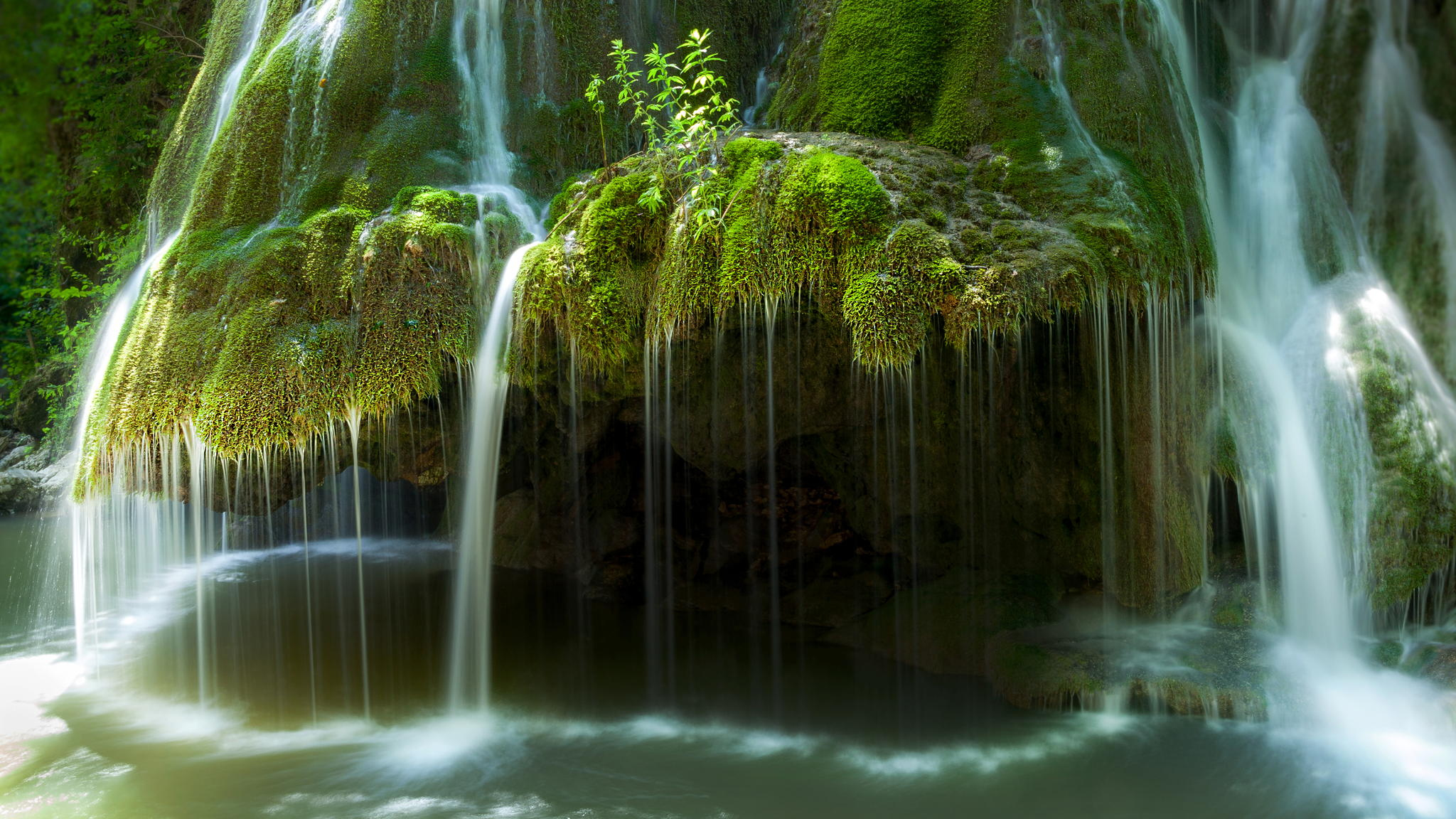 Download mobile wallpaper Waterfalls, Waterfall, Earth, Moss for free.