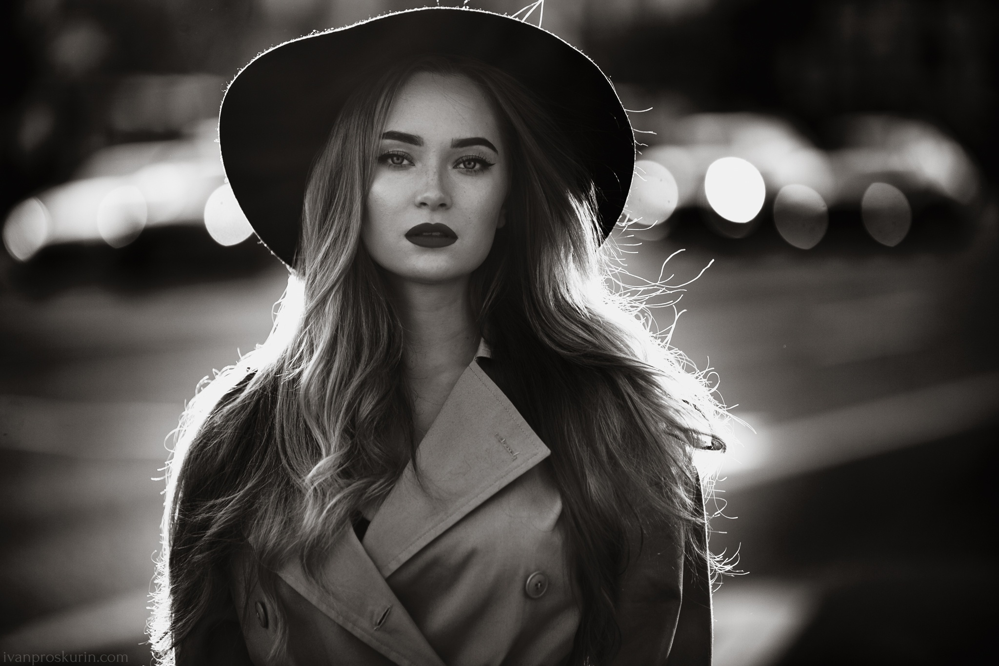 Free download wallpaper Monochrome, Hat, Model, Women, Black & White, Long Hair, Lipstick, Depth Of Field on your PC desktop