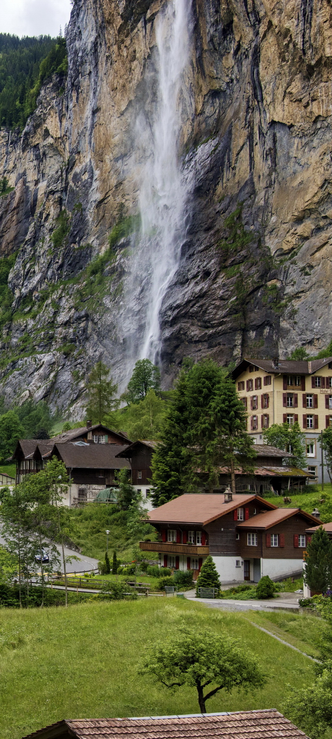 Handy-Wallpaper Wasserfall, Dorf, Menschengemacht kostenlos herunterladen.