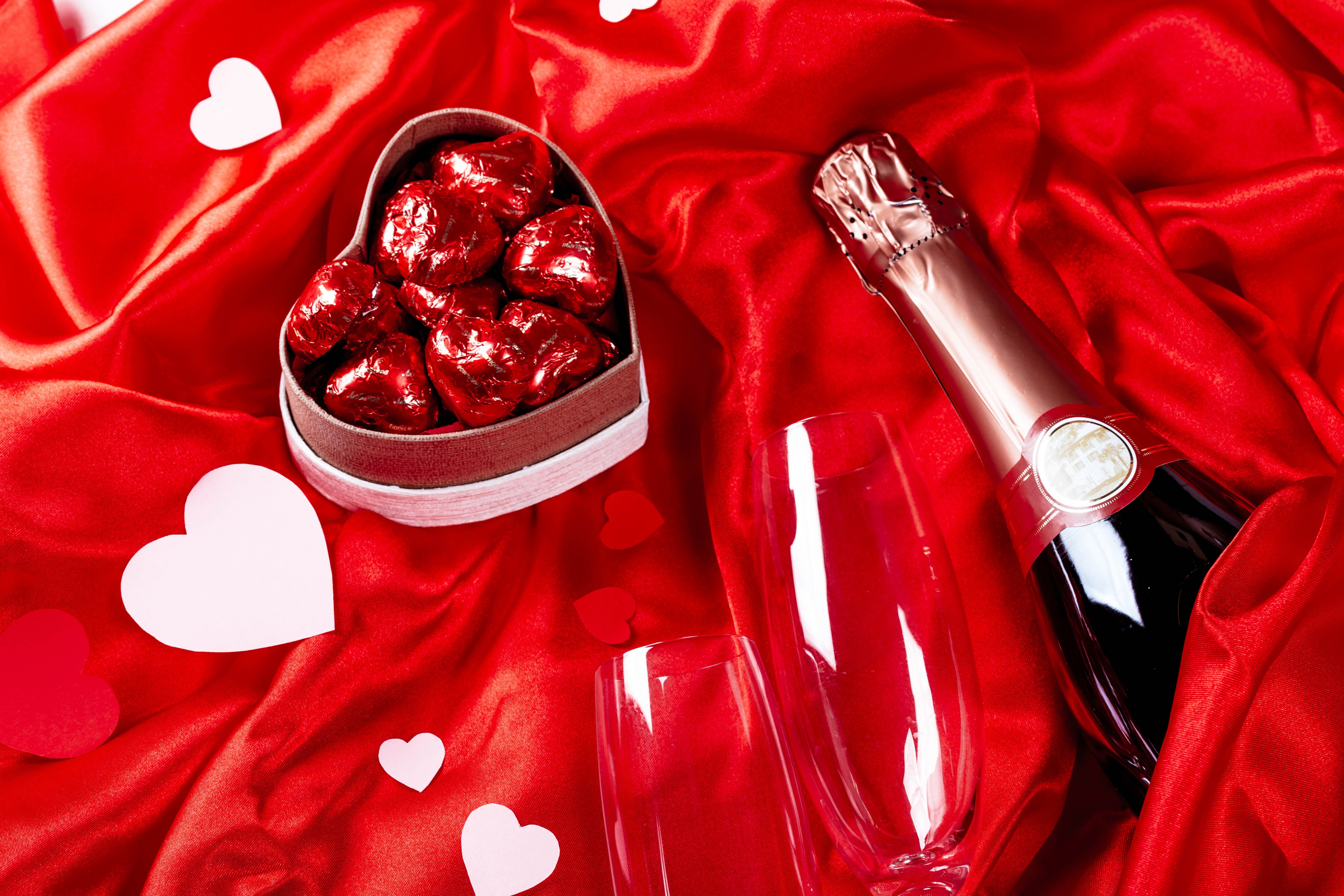 Téléchargez des papiers peints mobile Amour, Saint Valentin, Vacances, Boîte, Lunettes, Champagne, Bouteille, Romantique, Coeur gratuitement.