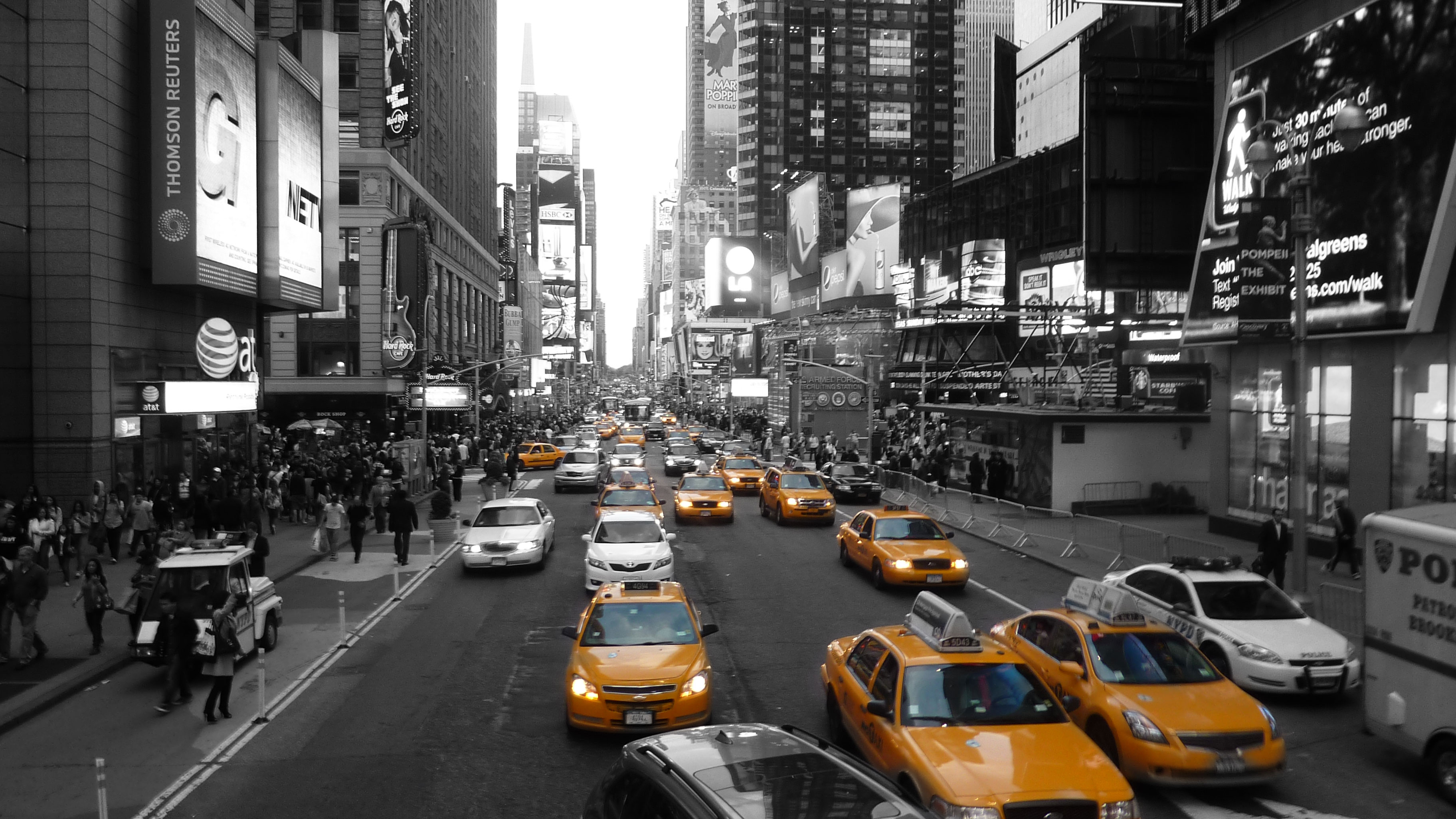 353389 descargar fondo de pantalla ciudades, hecho por el hombre, nueva york, ciudad, color selectivo, tráfico: protectores de pantalla e imágenes gratis