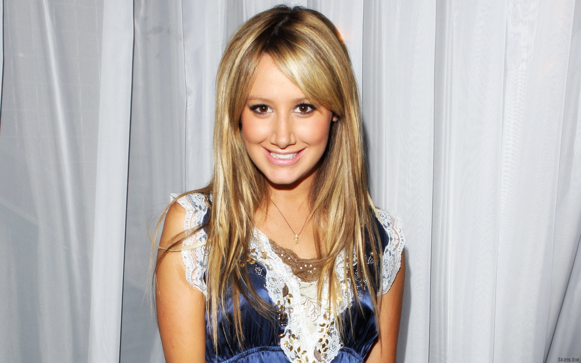 Téléchargez gratuitement l'image Célébrités, Ashley Tisdale sur le bureau de votre PC