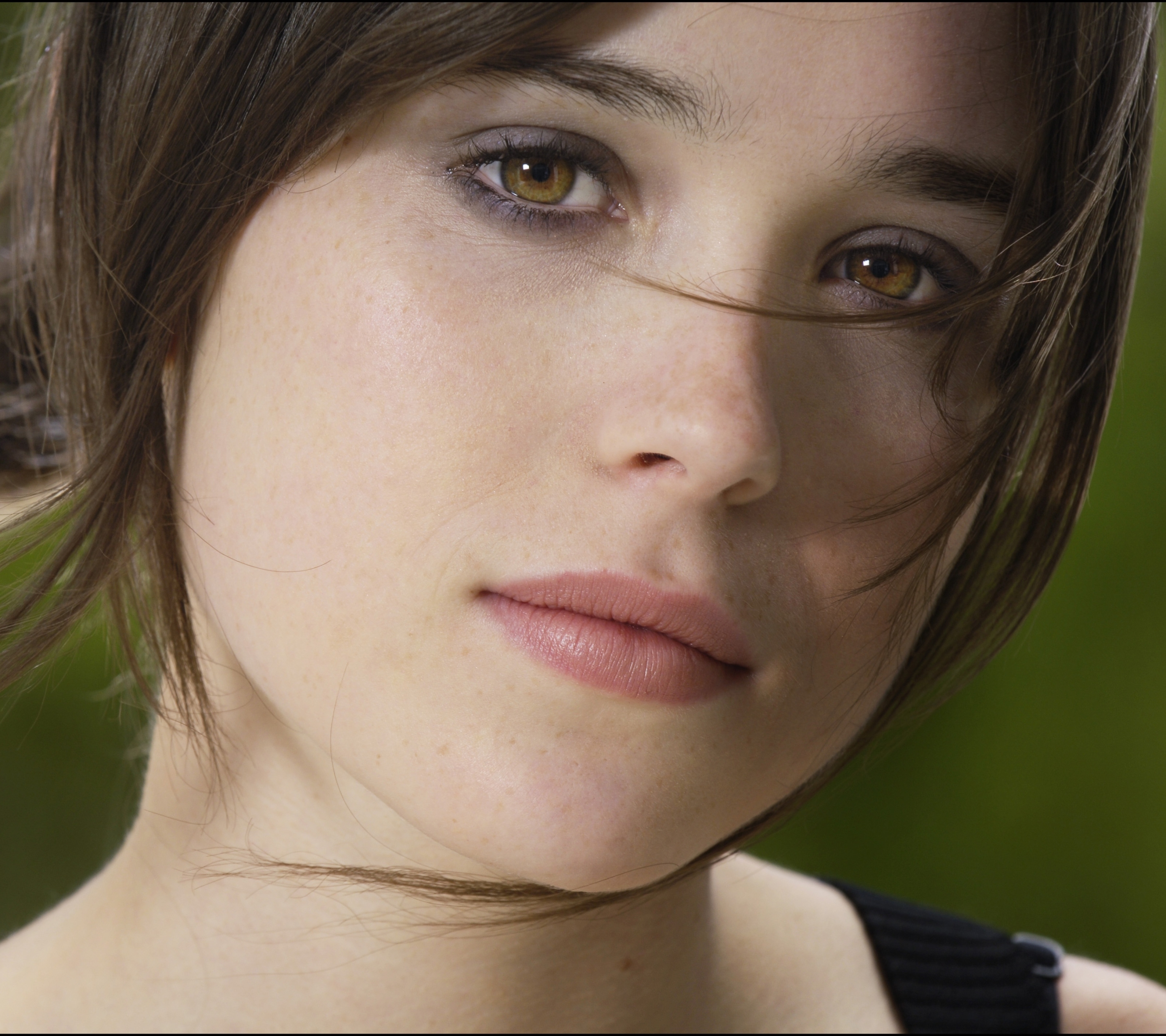 Free download wallpaper Celebrity, Ellen Page on your PC desktop