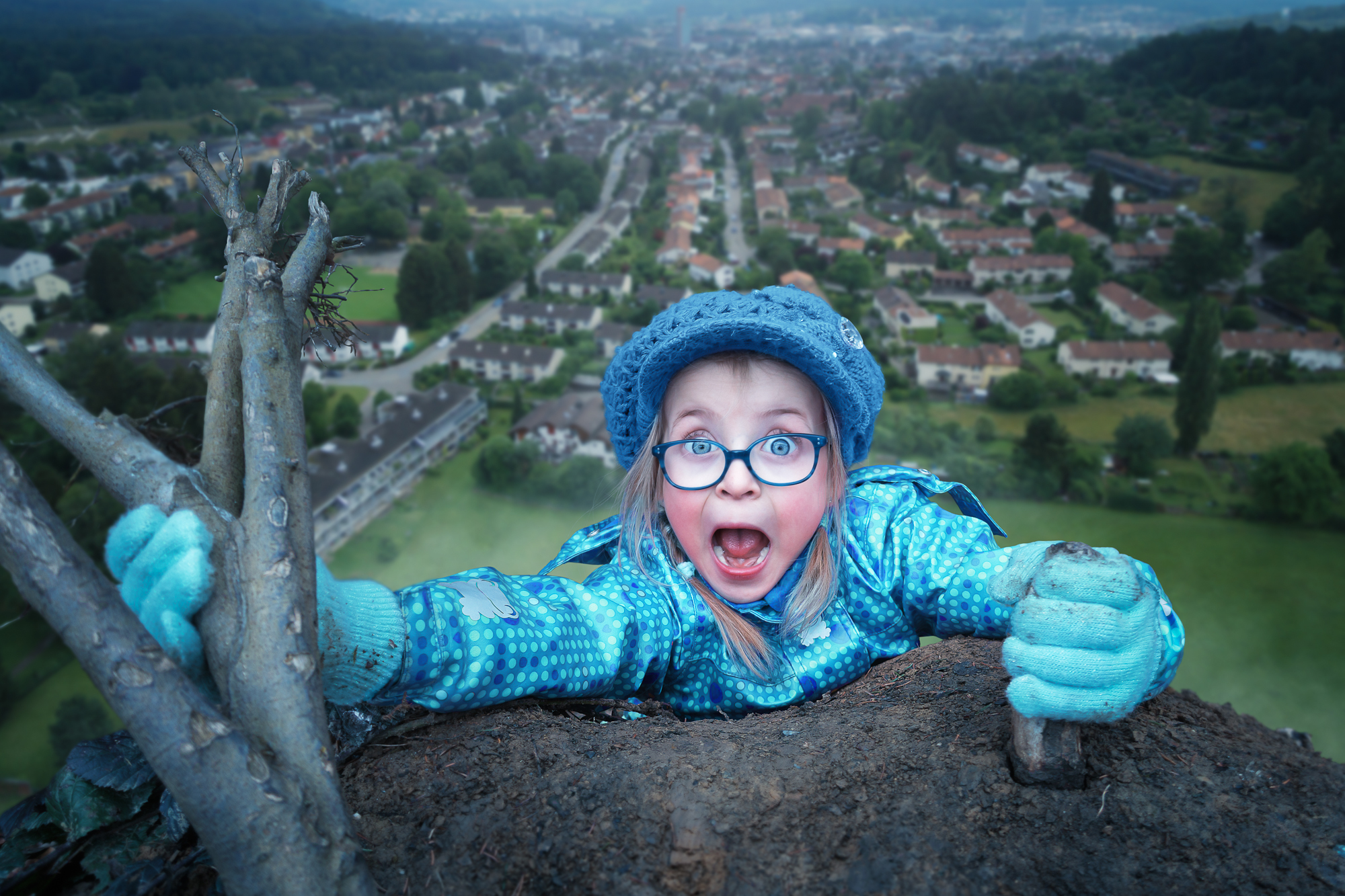 Handy-Wallpaper Panorama, Kind, Brille, Fotografie, Grusel kostenlos herunterladen.