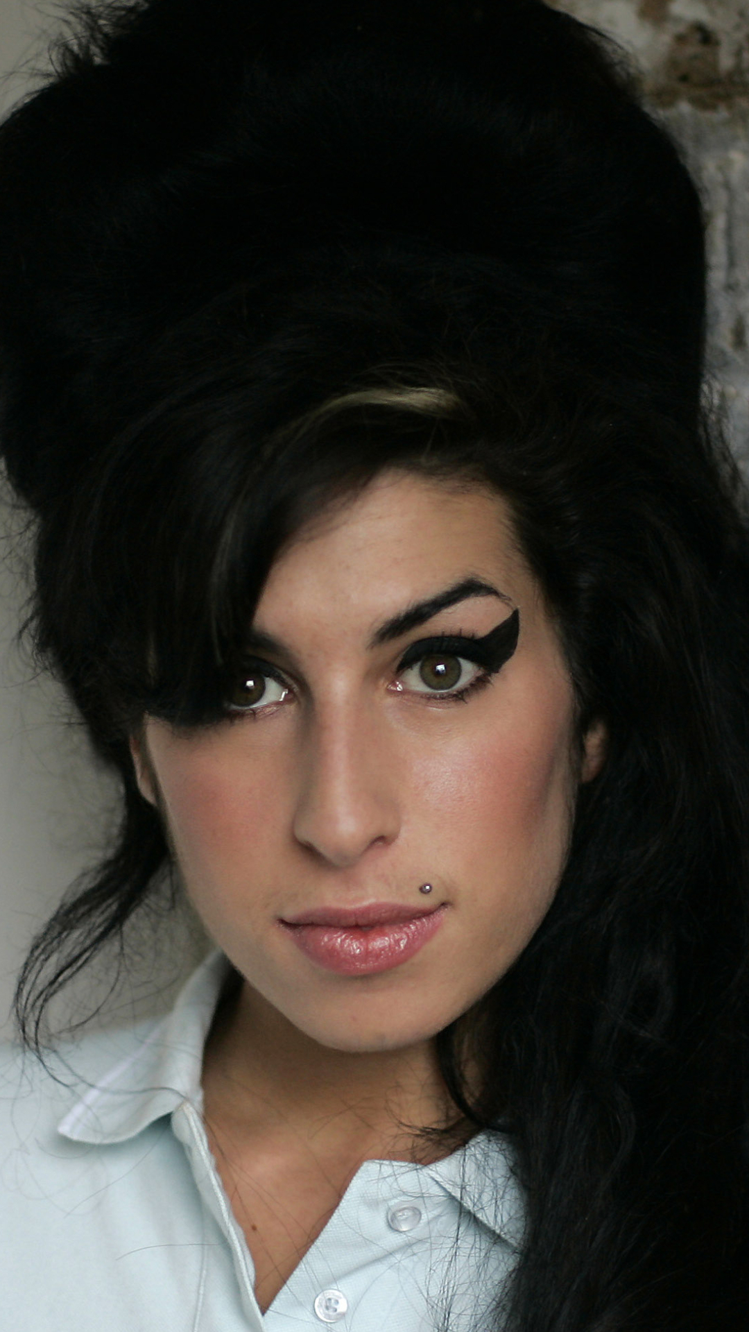 Download mobile wallpaper Music, Singer, English, Amy Winehouse for free.