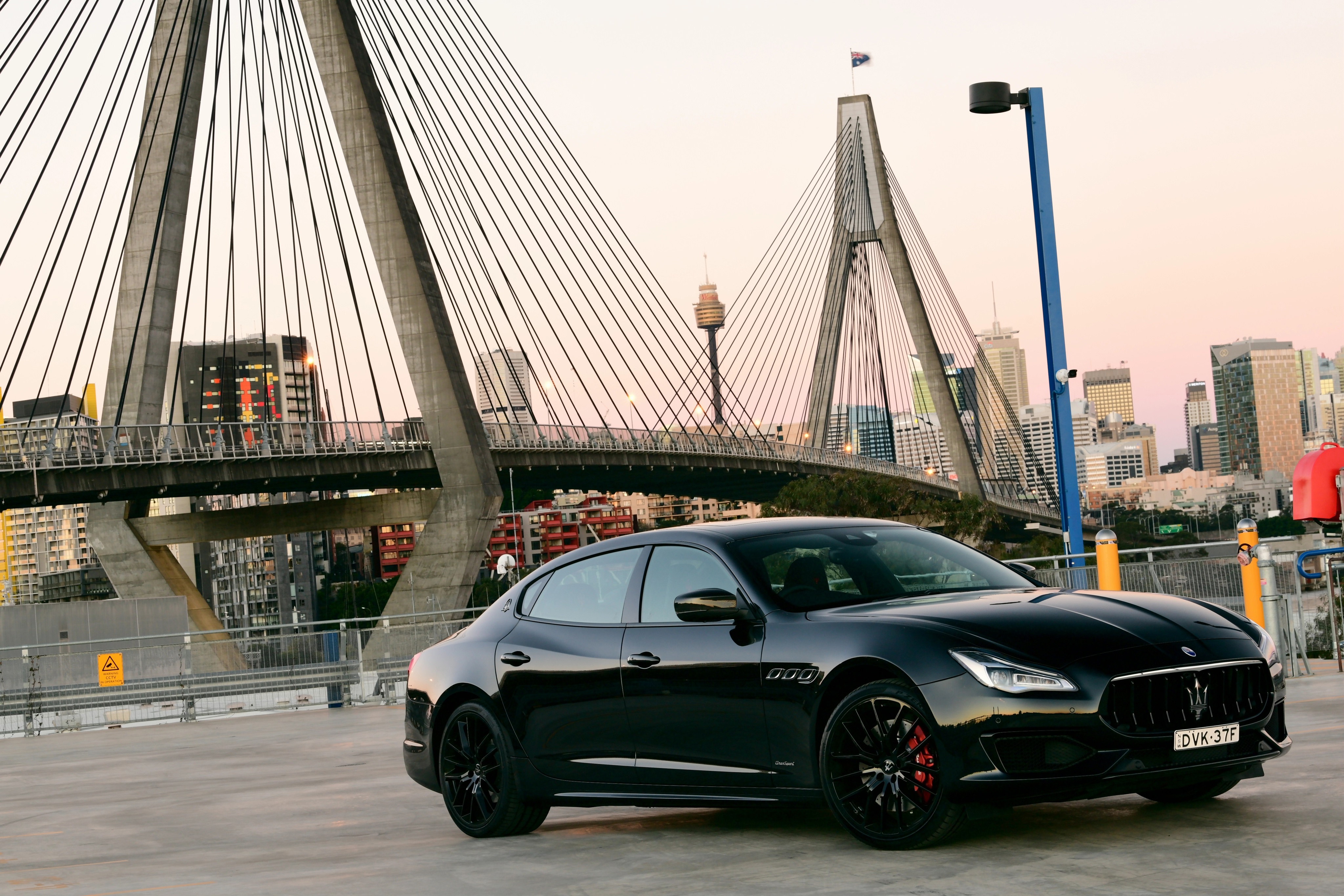 Handy-Wallpaper Maserati, Autos, Supersportwagen, Maserati Quattroporte, Fahrzeuge, Schwarzes Auto kostenlos herunterladen.