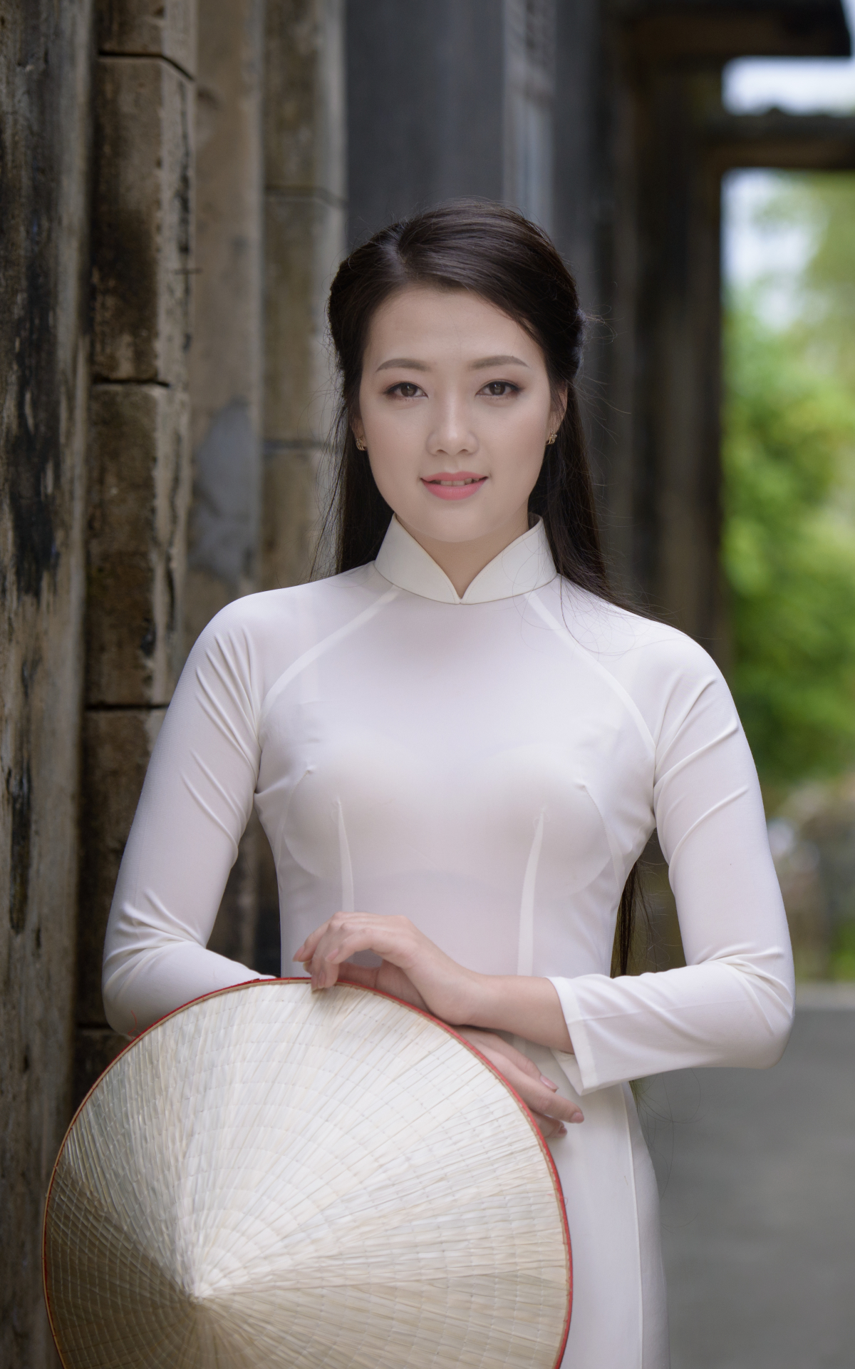 Download mobile wallpaper Model, Women, Asian, Vietnamese, Ao Dai, Asian Conical Hat for free.