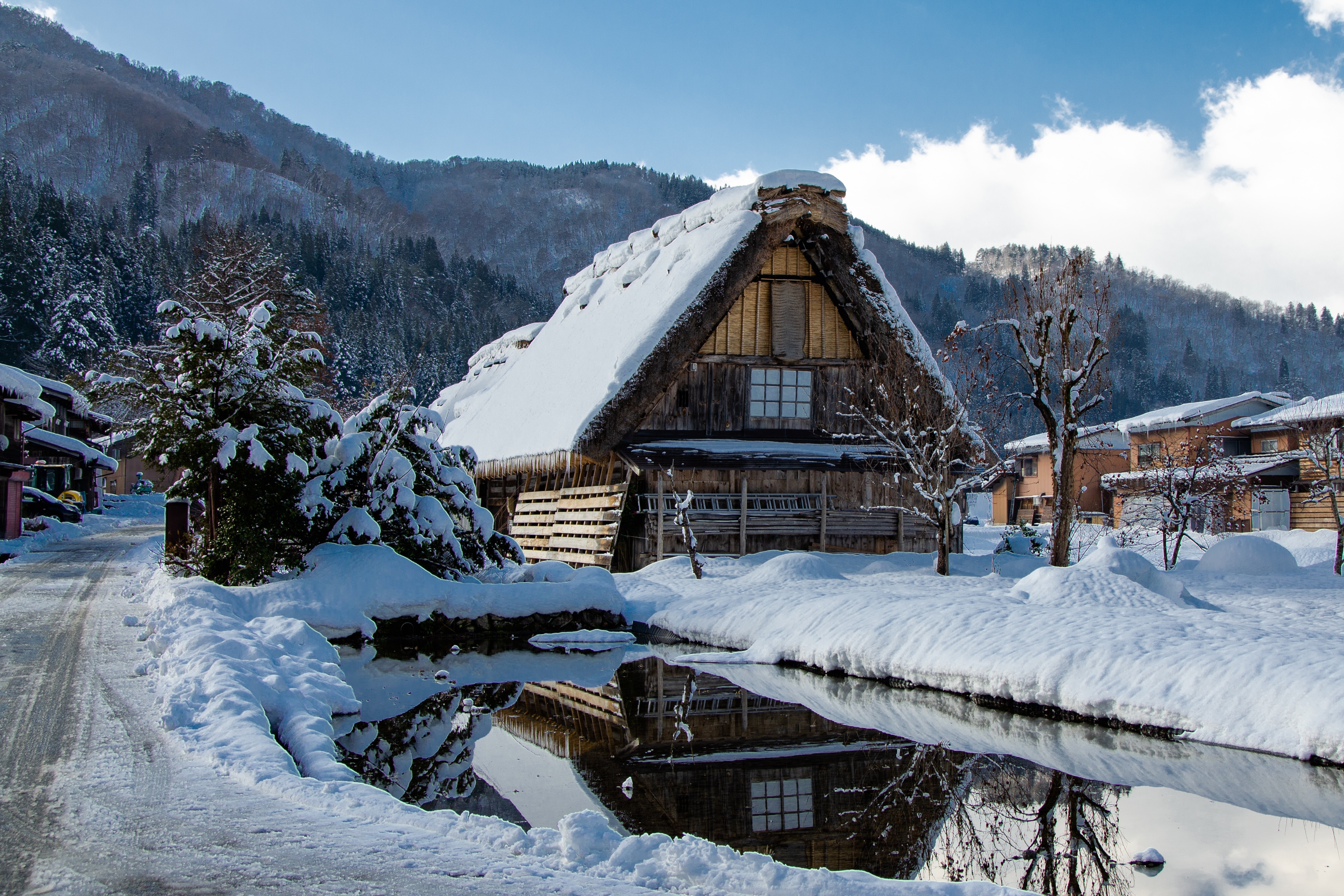Laden Sie das Winter, Schnee, Haus, Dorf, Gebirge, Japan, Menschengemacht-Bild kostenlos auf Ihren PC-Desktop herunter