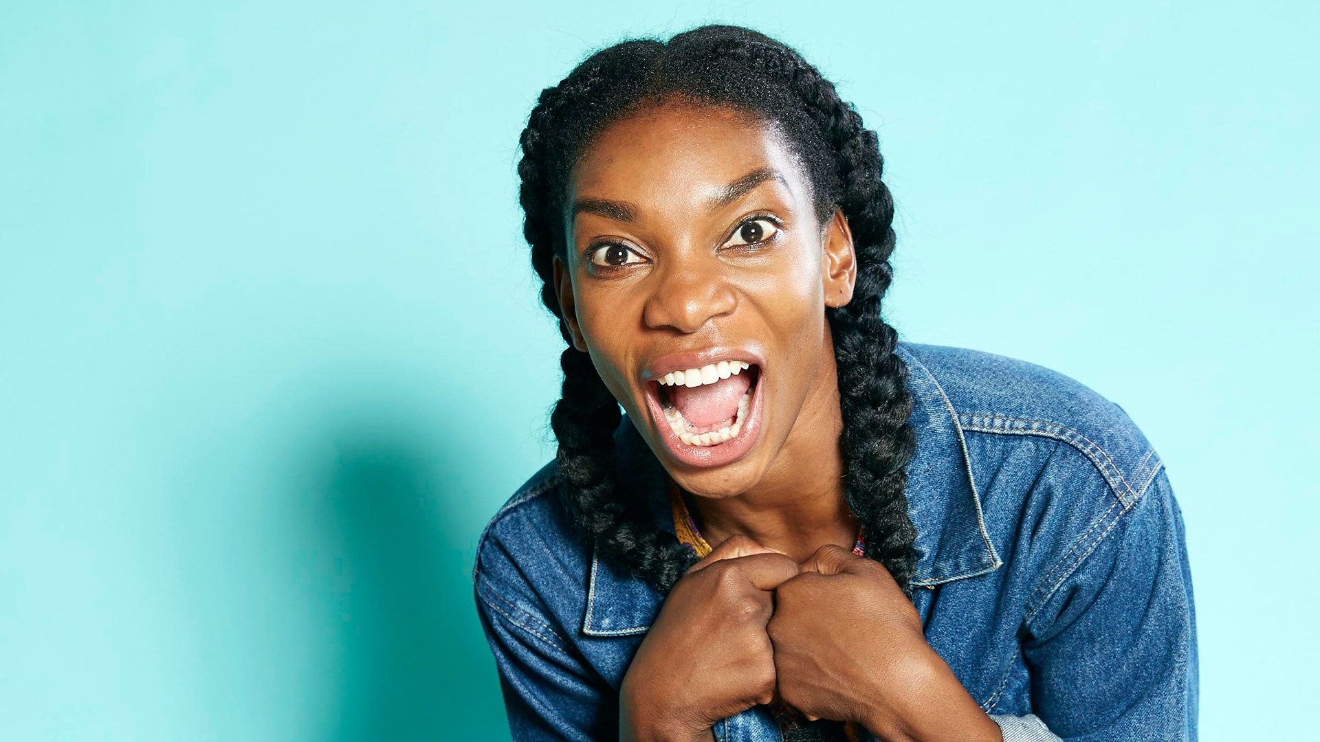 Descargar fondos de escritorio de Michaela Coel HD