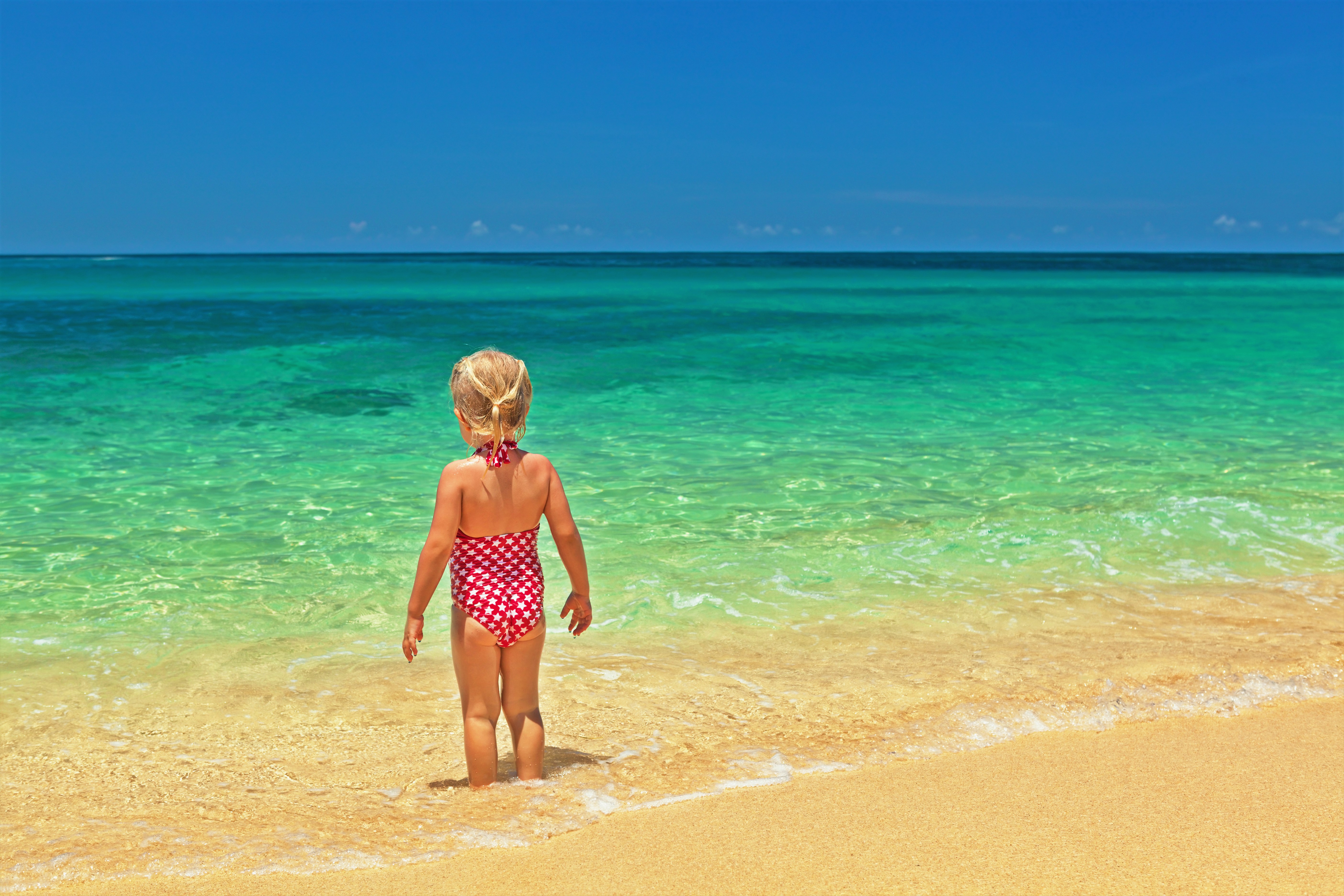 Download mobile wallpaper Horizon, Ocean, Tropical, Child, Photography, Little Girl for free.