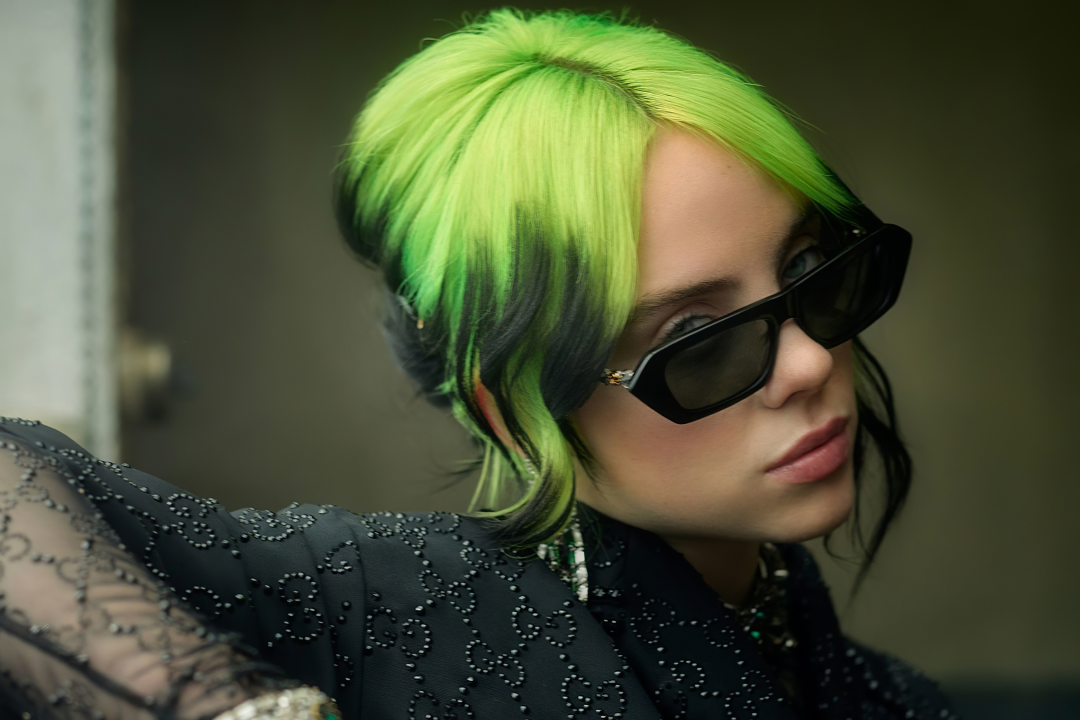 Laden Sie das Musik, Sänger, Grüne Haare, Sonnenbrille, Amerikanisch, Billie Eilish-Bild kostenlos auf Ihren PC-Desktop herunter