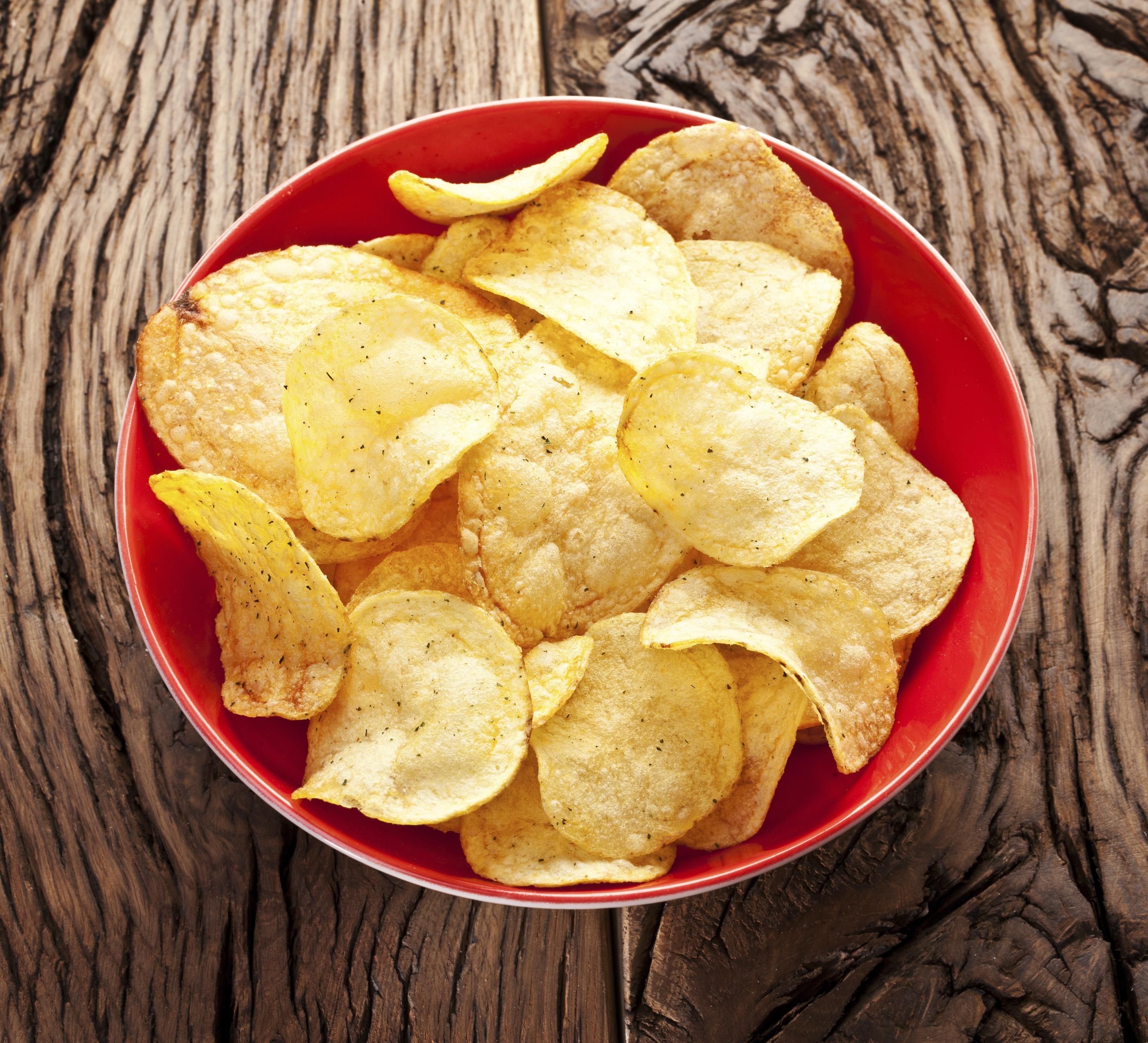 822189 Bild herunterladen nahrungsmittel, chips, kartoffelchips, snack - Hintergrundbilder und Bildschirmschoner kostenlos