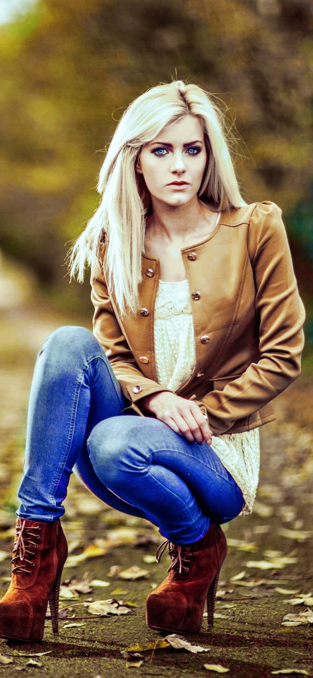 Download mobile wallpaper Beautiful, Fall, Blonde, Jeans, Women, High Heels for free.