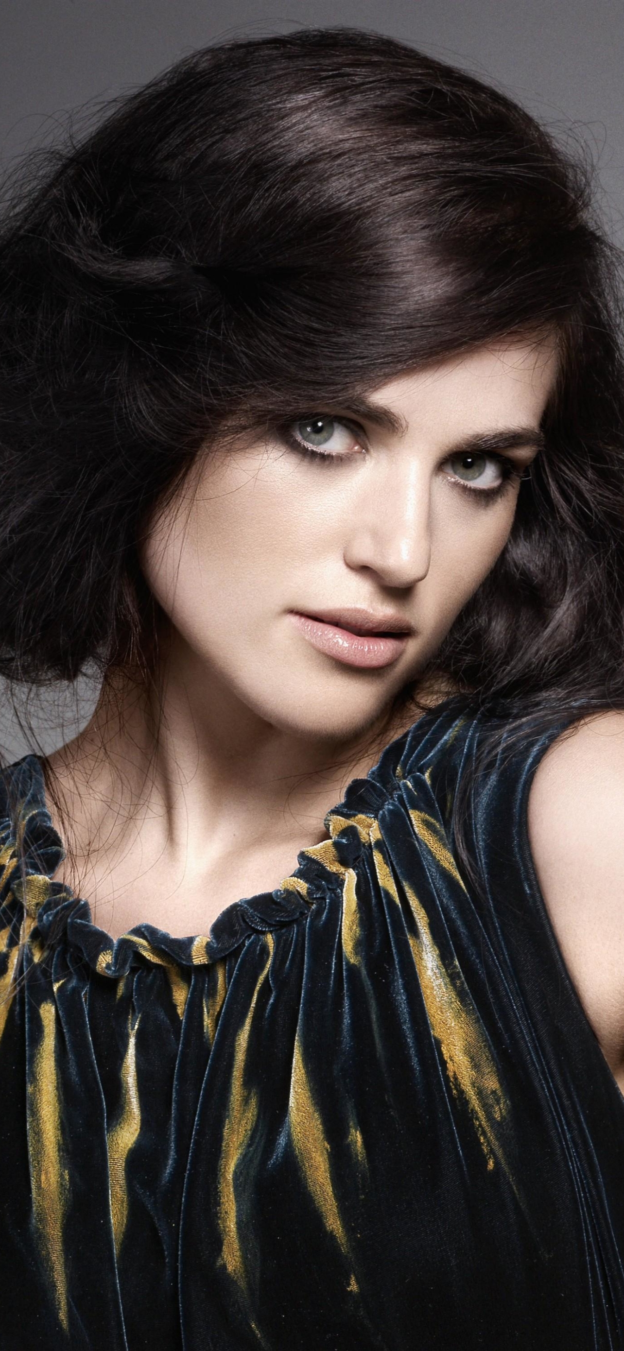 Download mobile wallpaper Celebrity, Canadian, Black Hair, Actress, Katie Mcgrath for free.