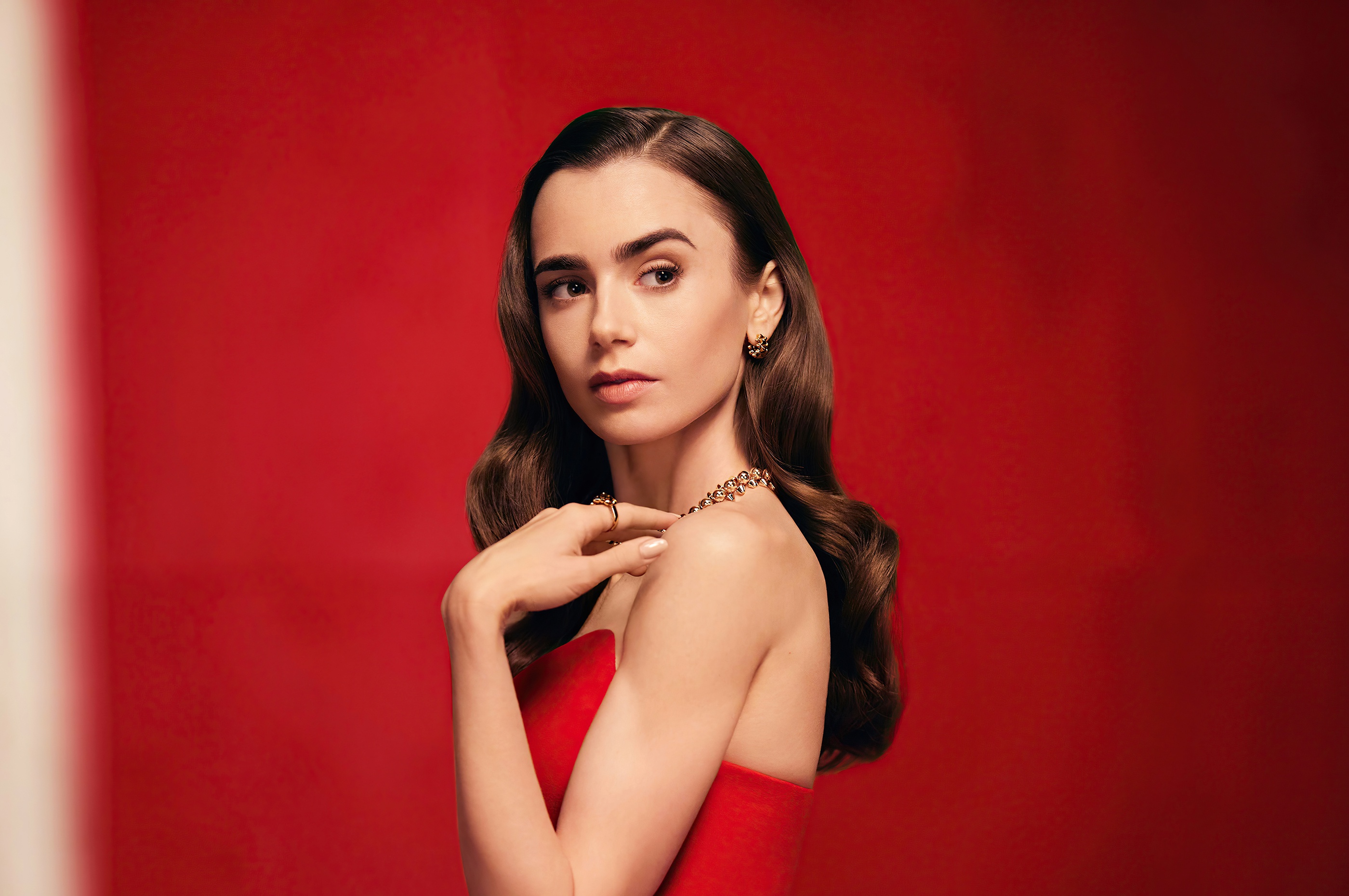 Baixar papel de parede para celular de Celebridade, Cabelo Castanho, Lily Collins gratuito.