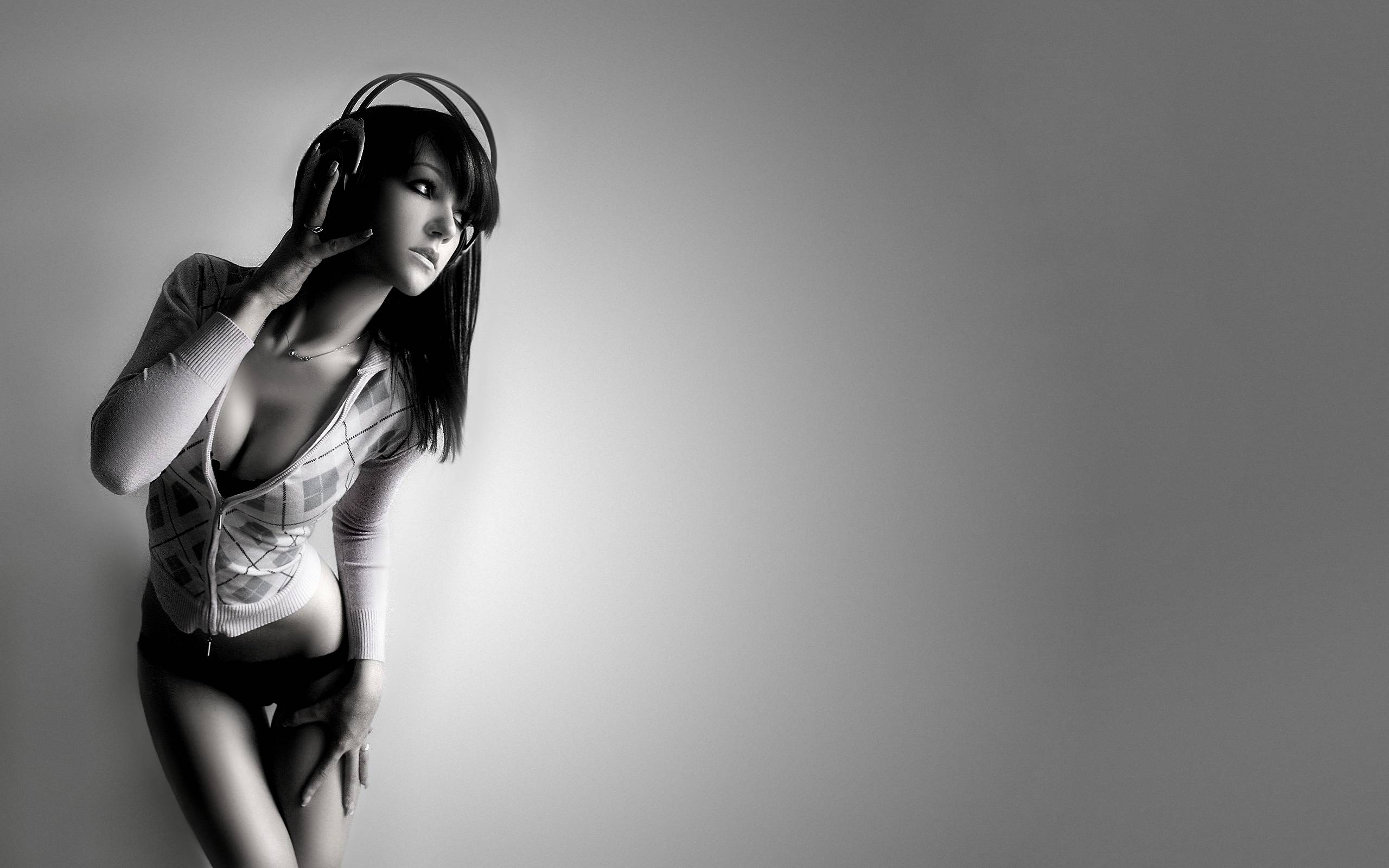 Download mobile wallpaper Music, Women for free.