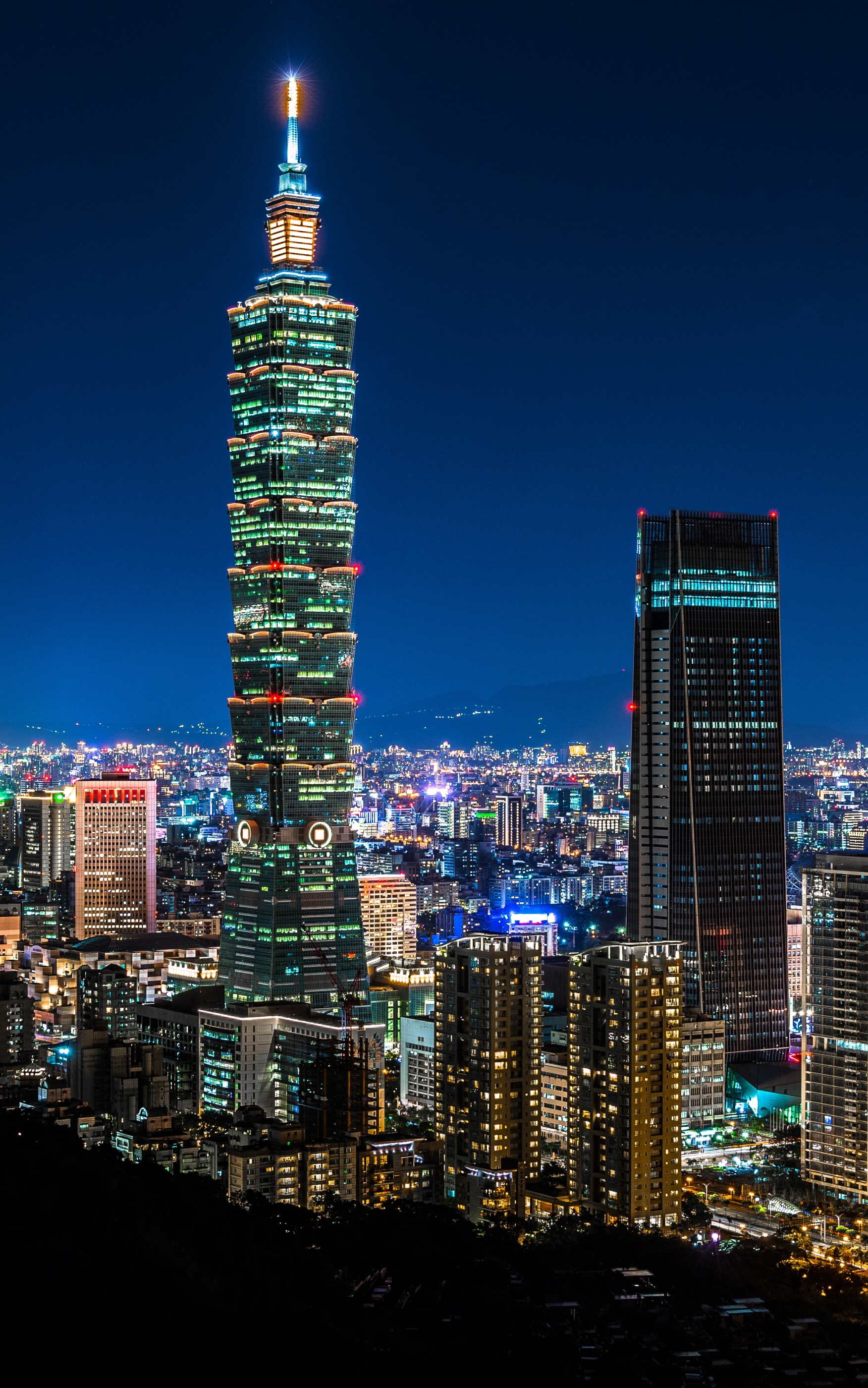 Descarga gratuita de fondo de pantalla para móvil de Ciudades, Noche, Ciudad, Rascacielos, Edificio, Taiwán, Taipéi, Hecho Por El Hombre, Taipei 101.