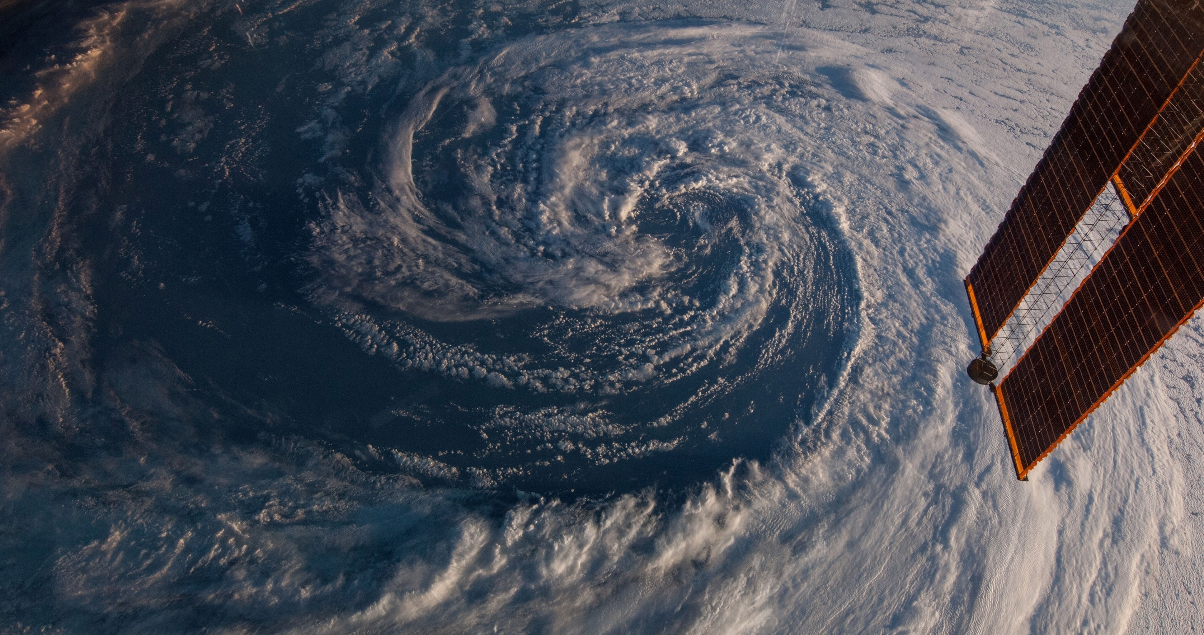 904352 descargar imagen tierra/naturaleza, desde el espacio, nube, huracán, nasa, satélite, estación espacial, espacio, tormenta: fondos de pantalla y protectores de pantalla gratis