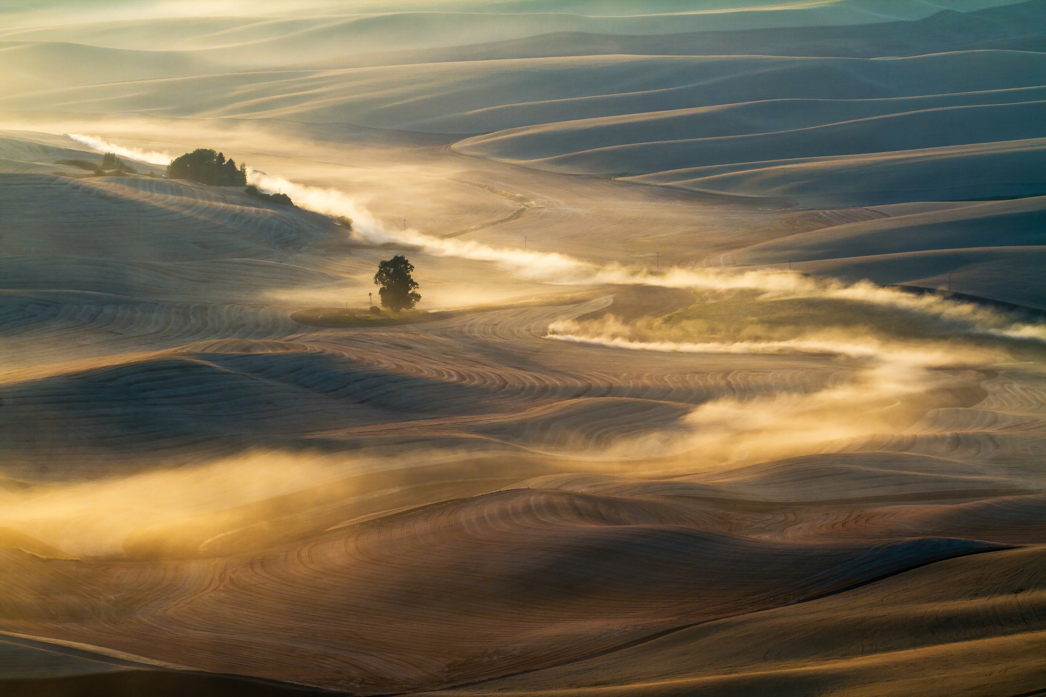 Descarga gratuita de fondo de pantalla para móvil de Paisaje, Naturaleza, Niebla, Campo, Tierra/naturaleza, Colina.