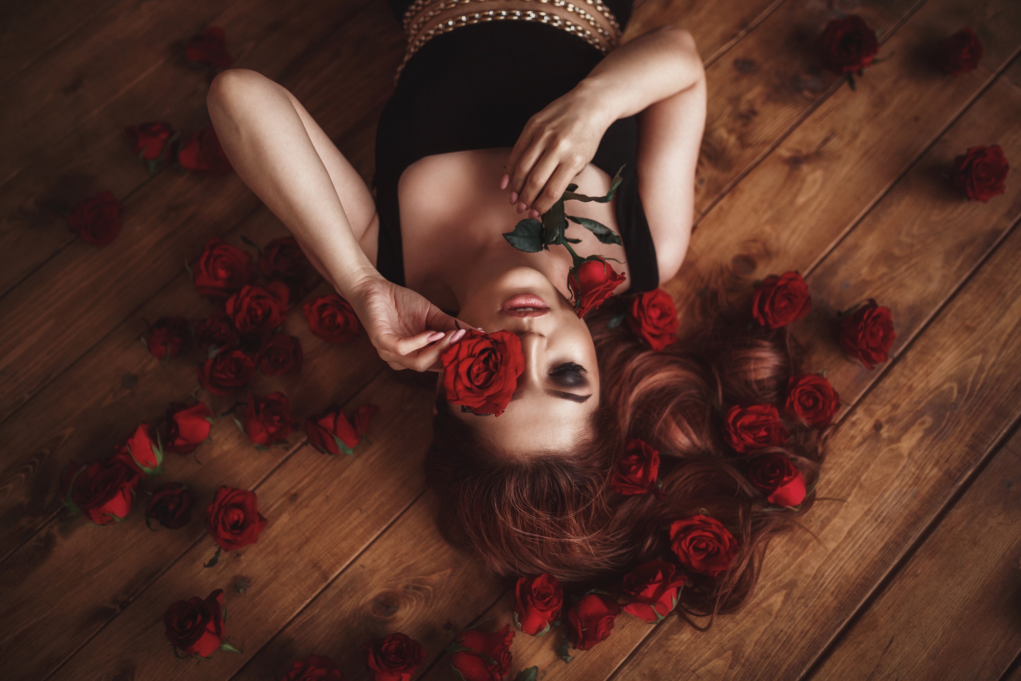 Free download wallpaper Rose, Hair, Mood, Face, Model, Women, Curl, Red Flower on your PC desktop